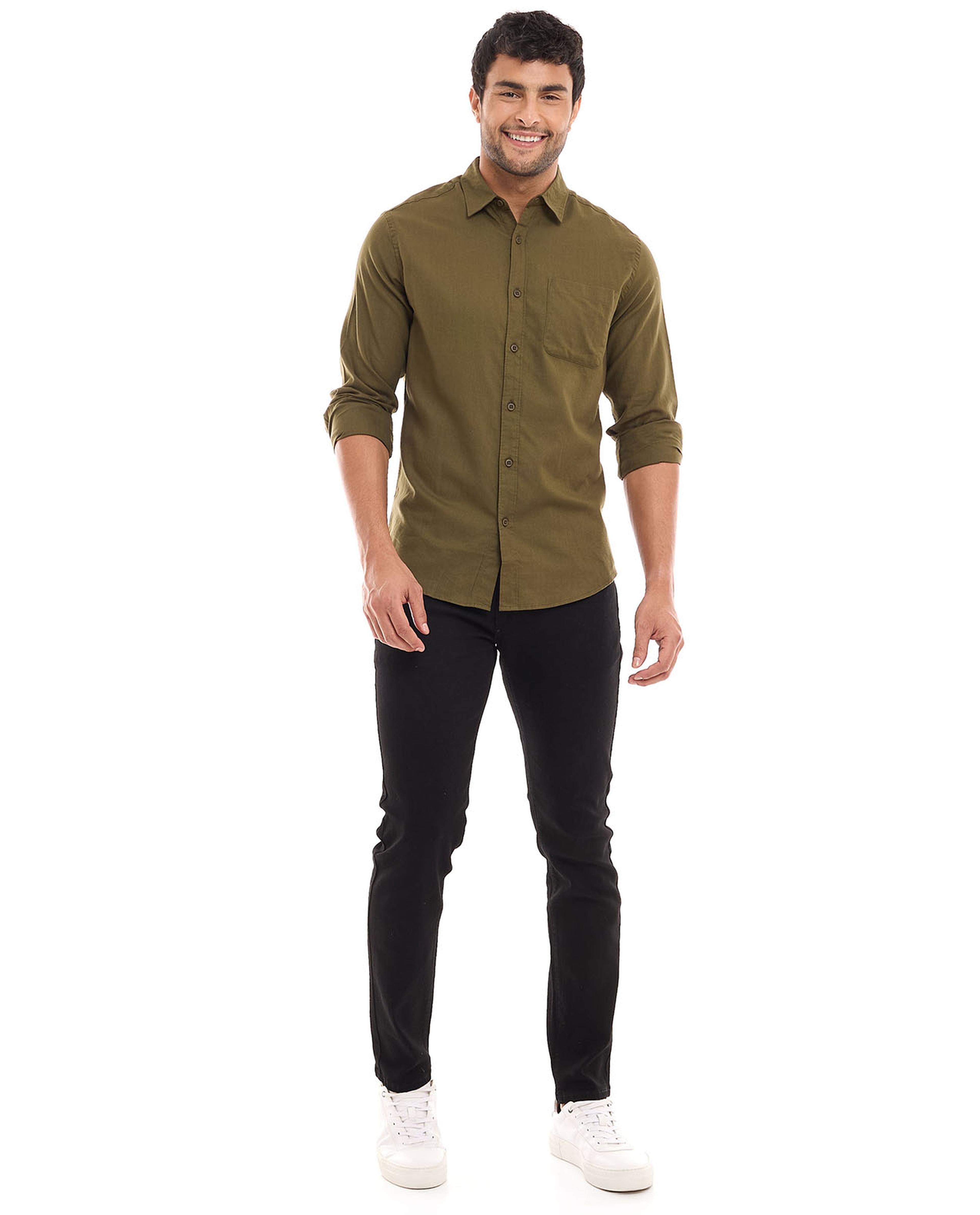 قميص سادة بياقة كلاسيك وأكمام طويلة