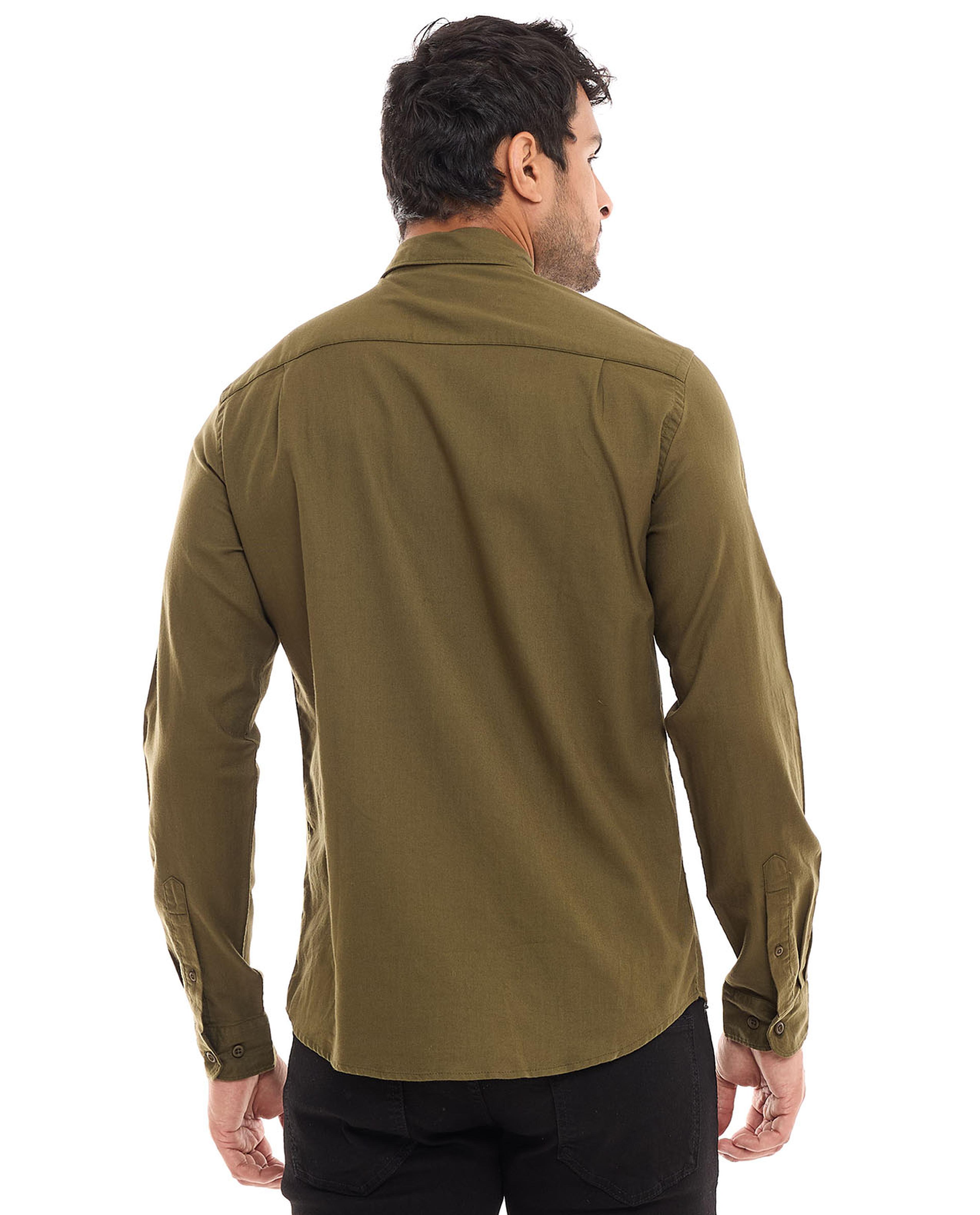 قميص سادة بياقة كلاسيك وأكمام طويلة