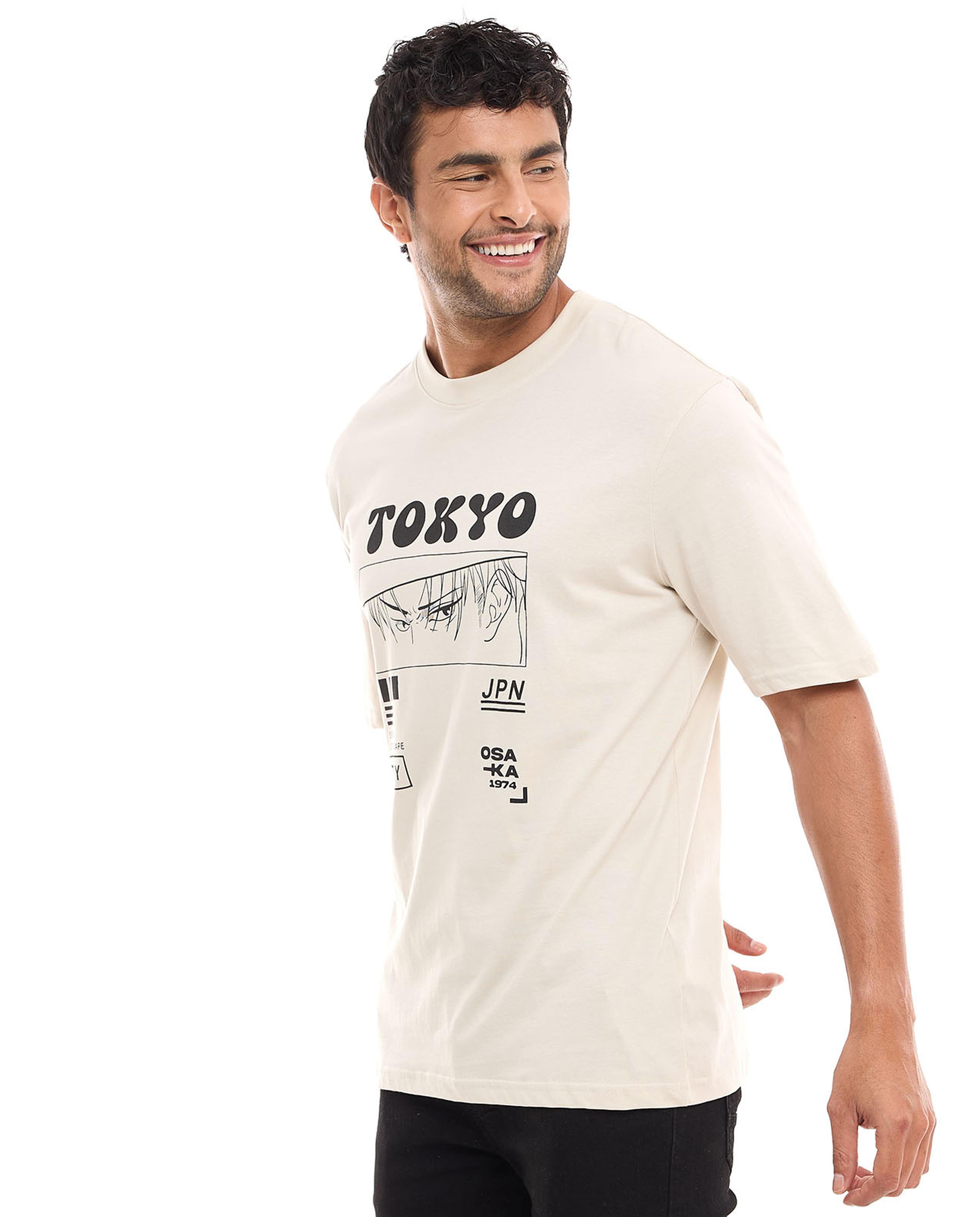 تيشيرت برقبة مستديرة وأكمام قصيرة وطبعة