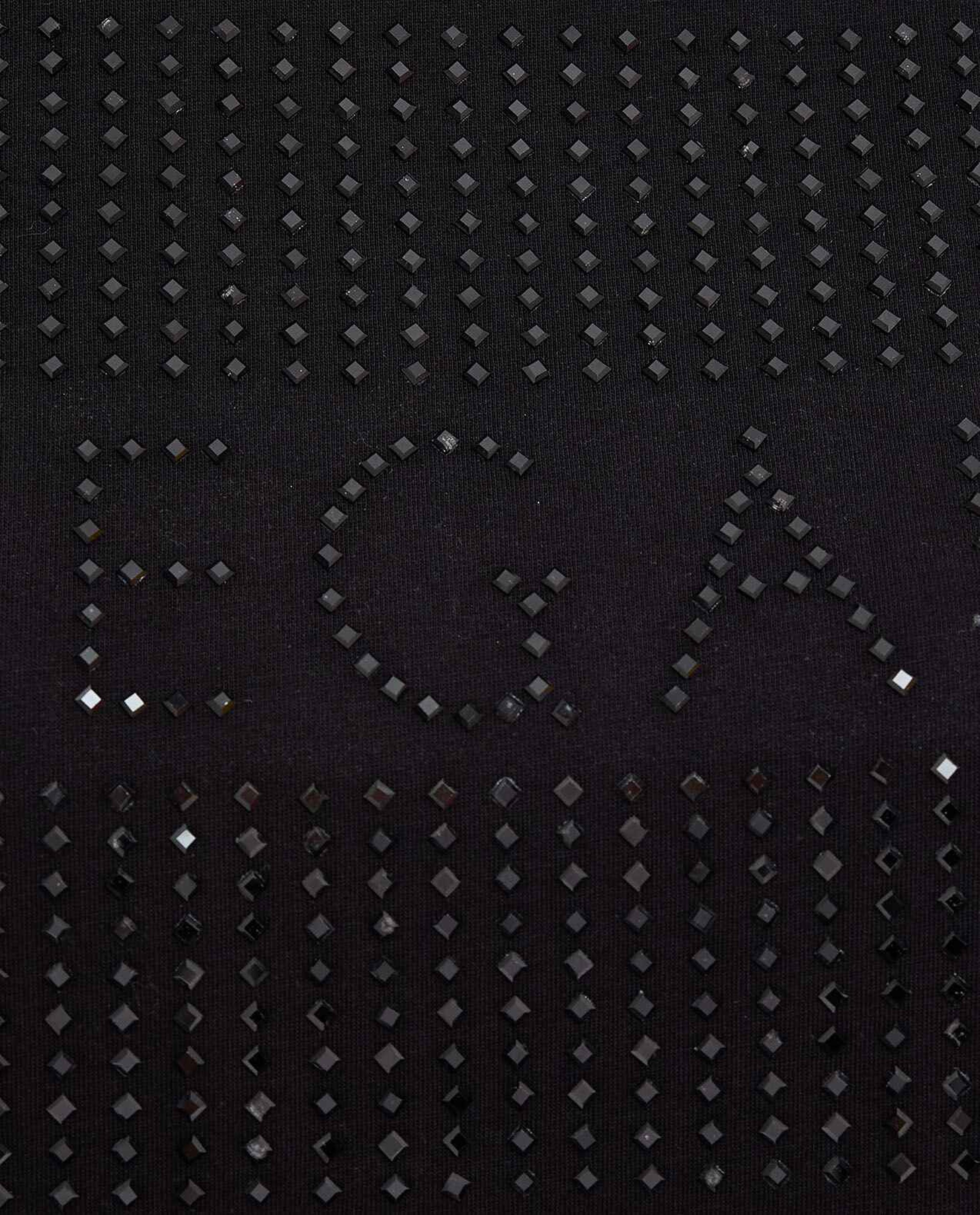 تيشيرت مزين بياقة مستديرة وأكمام قصيرة