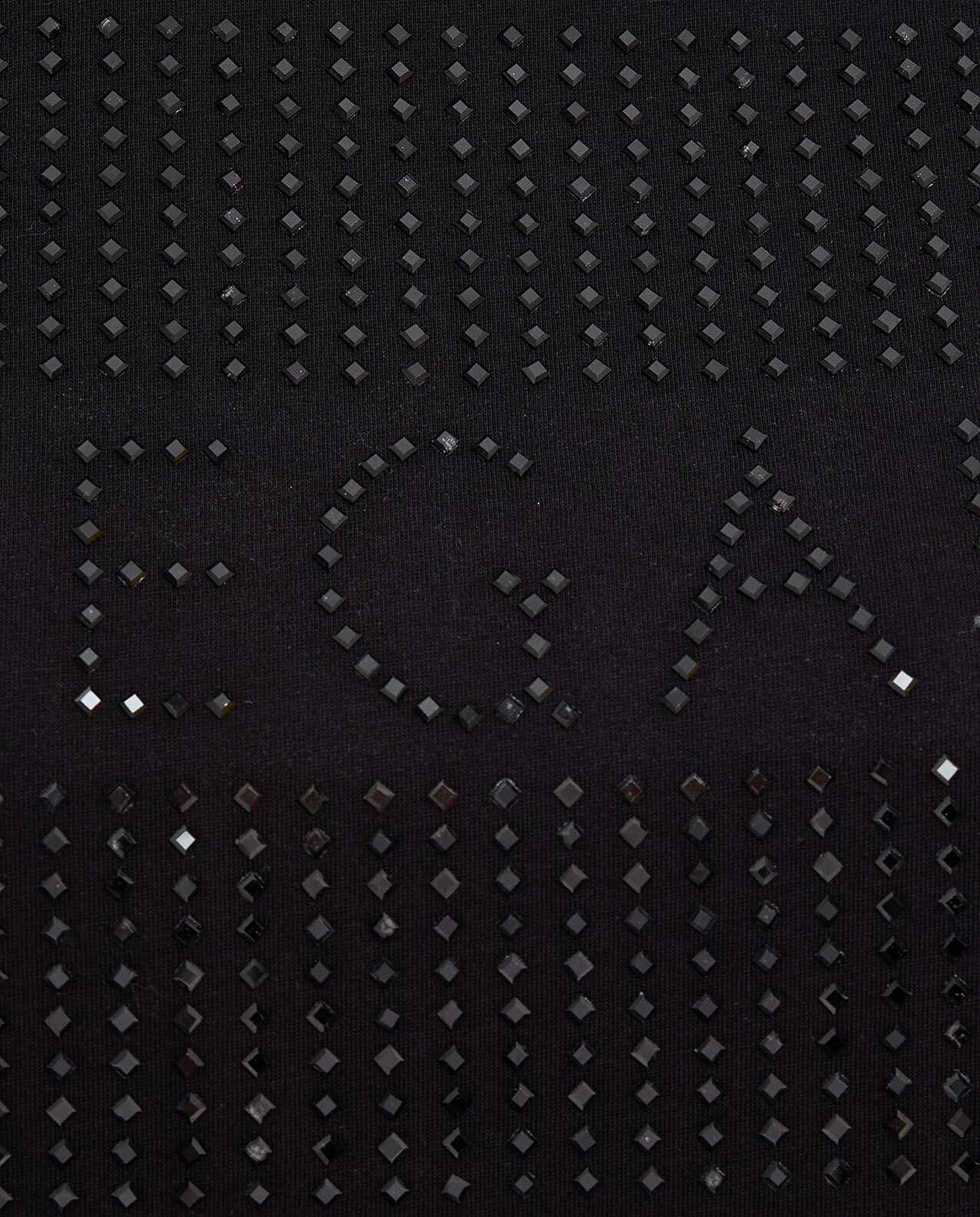 تيشيرت مزين بياقة مستديرة وأكمام قصيرة