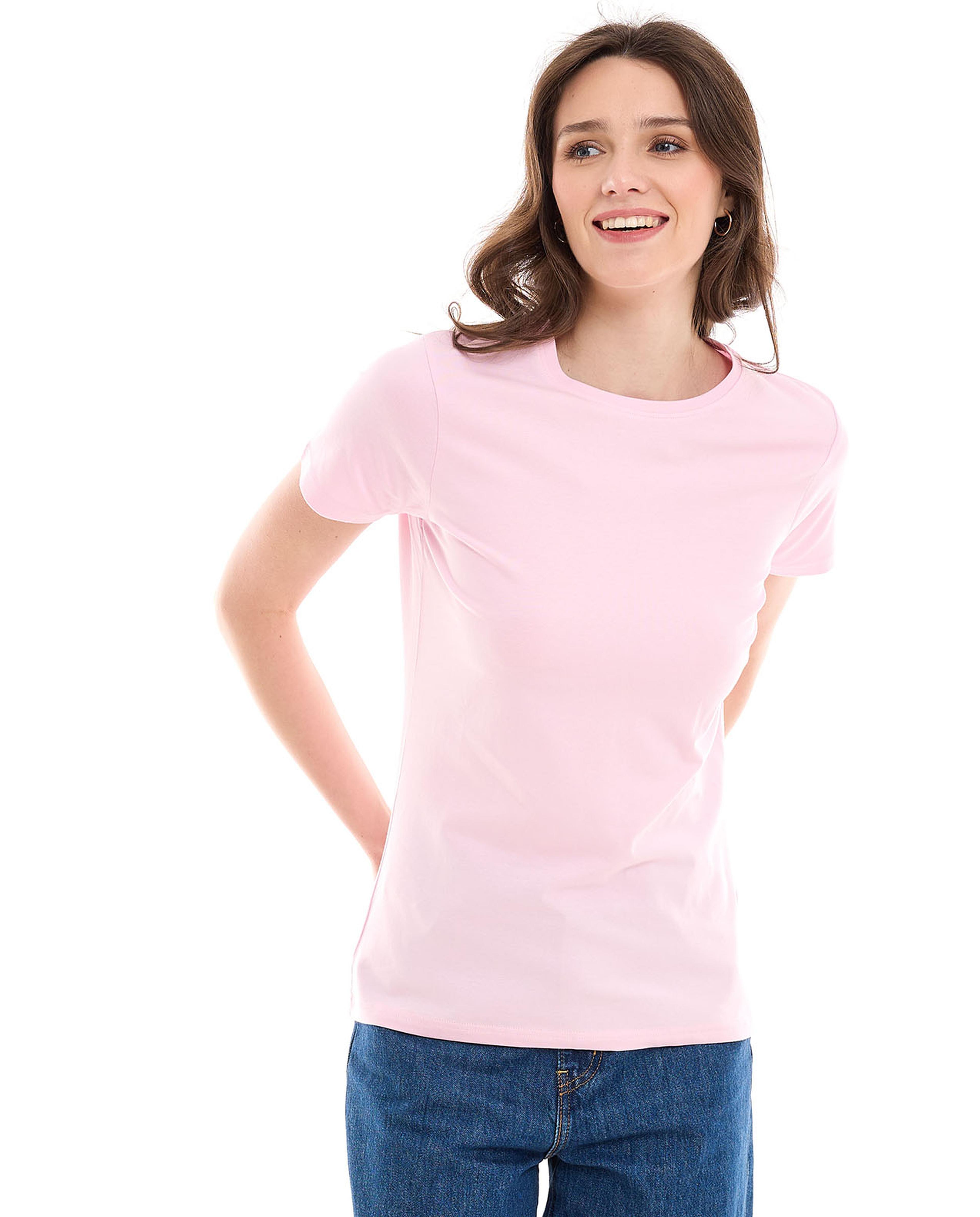 تيشيرت سادة بياقة مستديرة وأكمام قصيرة