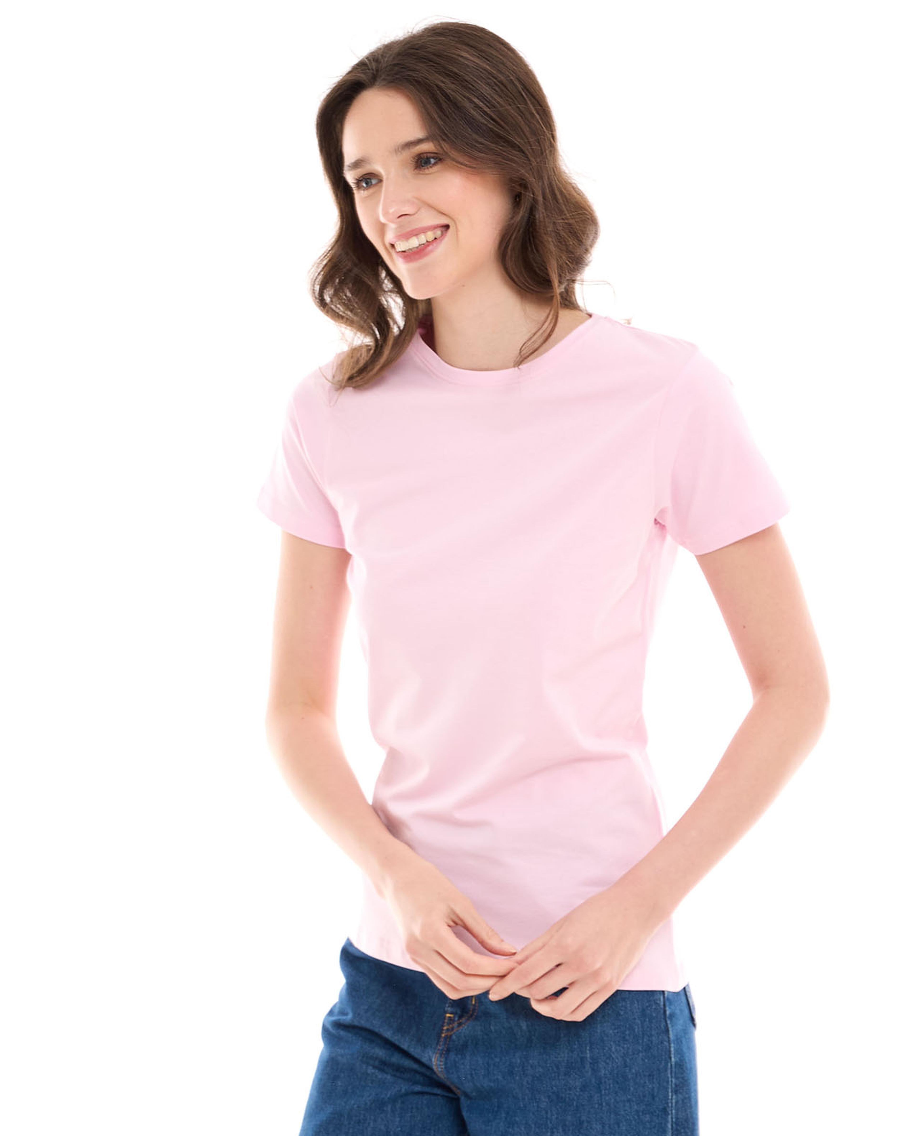 تيشيرت سادة بياقة مستديرة وأكمام قصيرة