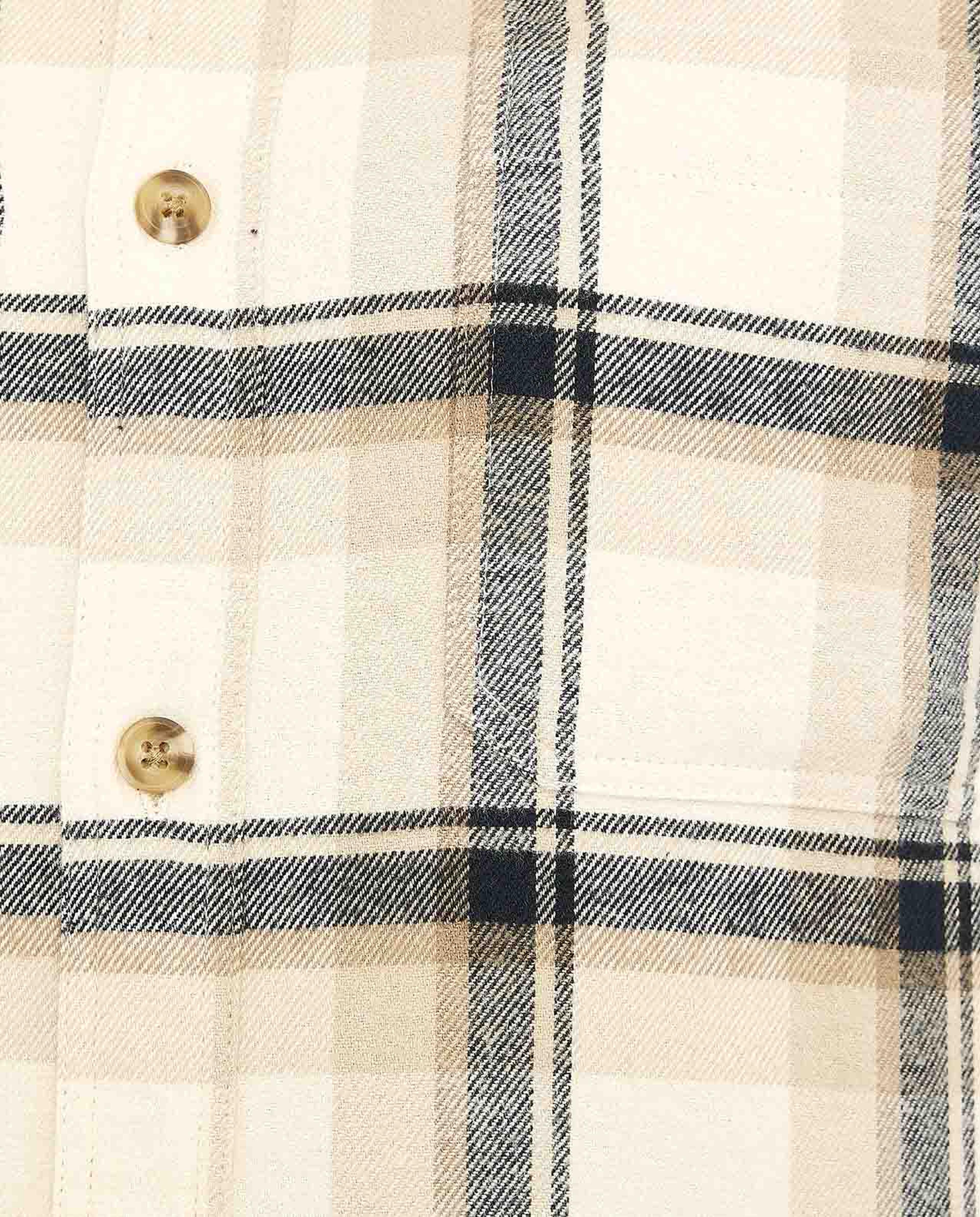 قميص بنقشة مربعات مع ياقة كلاسيكية وأكمام طويلة