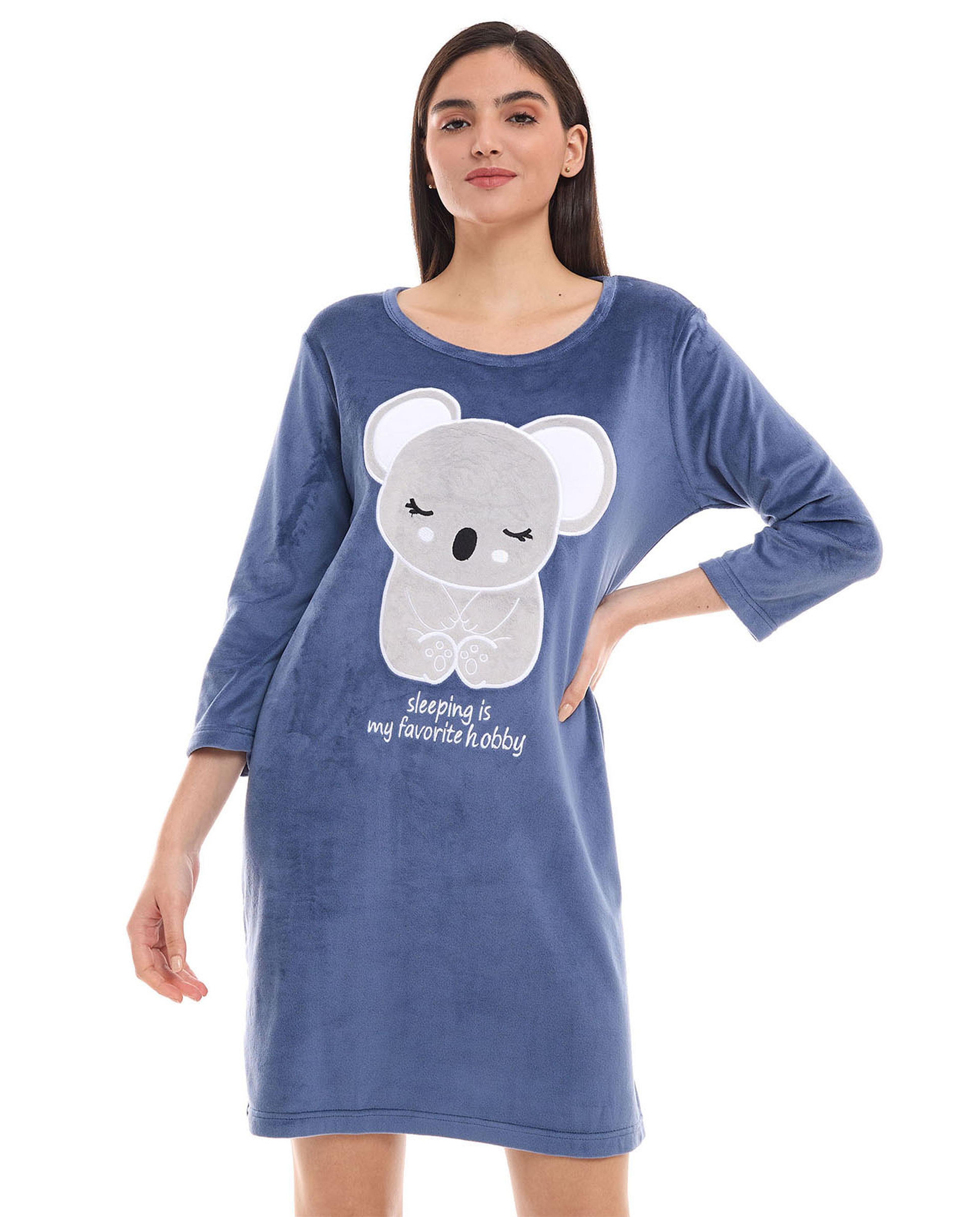 ثوب نوم مطرز بياقة مستديرة وأكمام طويلة