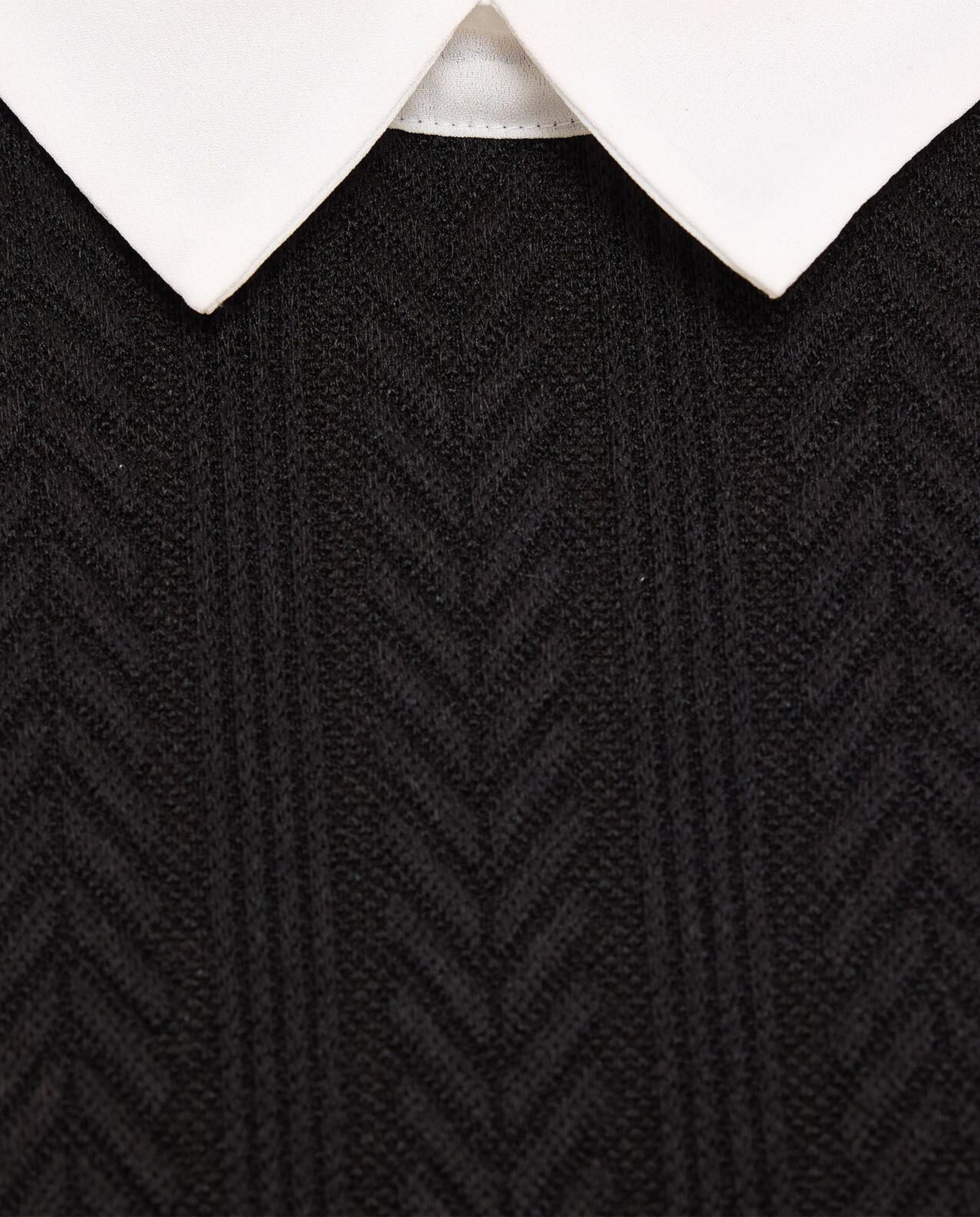 توب بأكمام طويلة