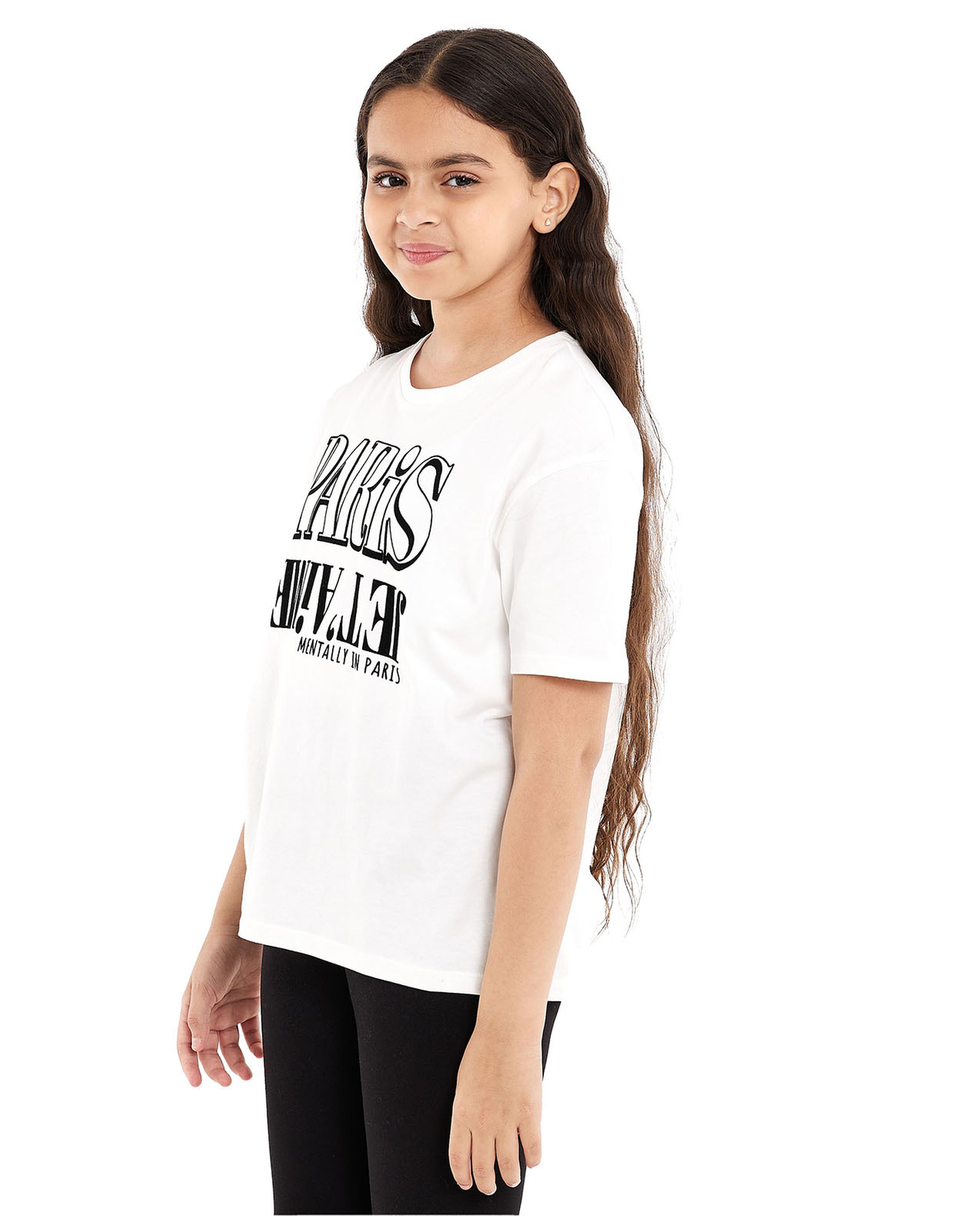 تيشيرت برقبة مستديرة وأكمام قصيرة