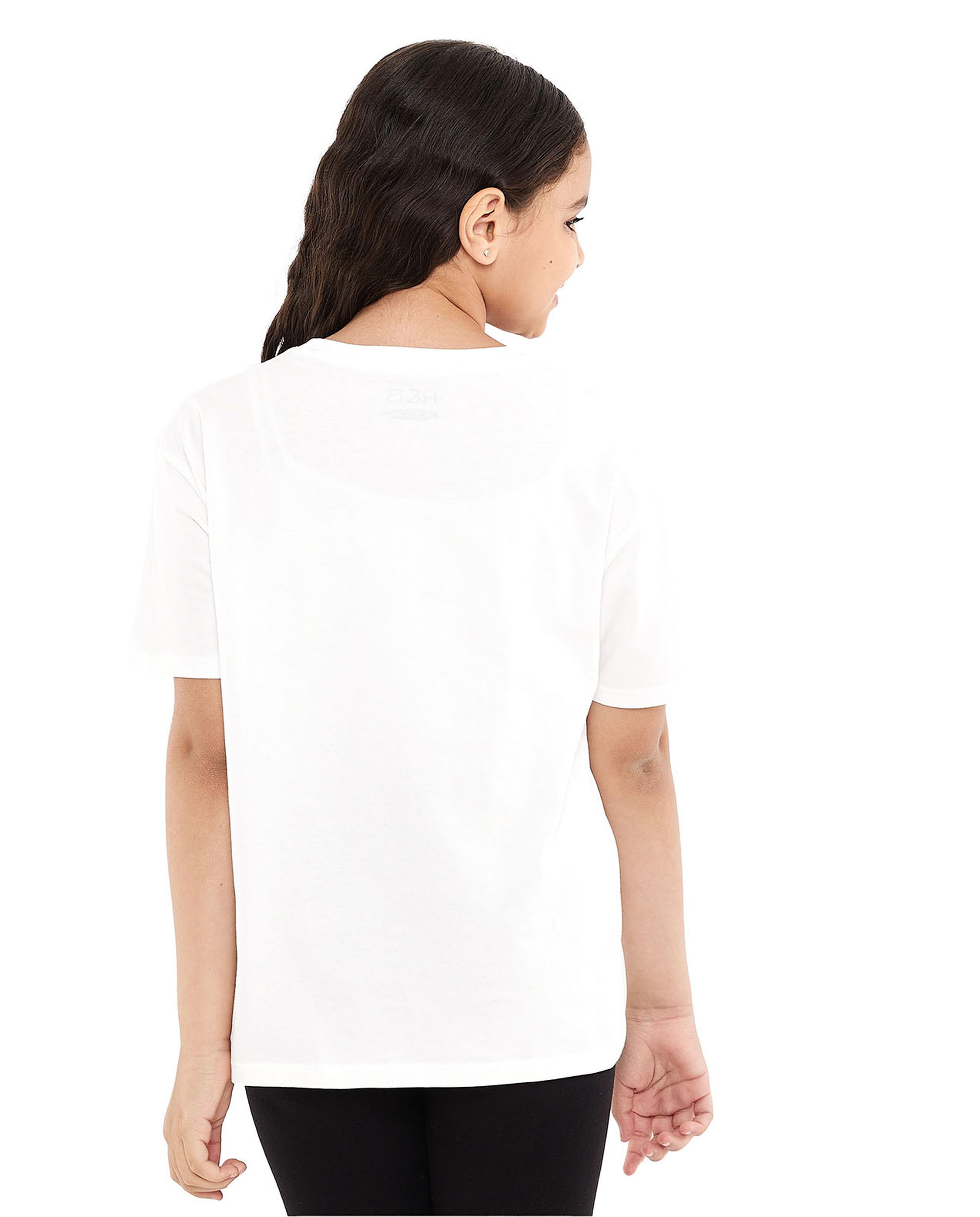 تيشيرت برقبة مستديرة وأكمام قصيرة