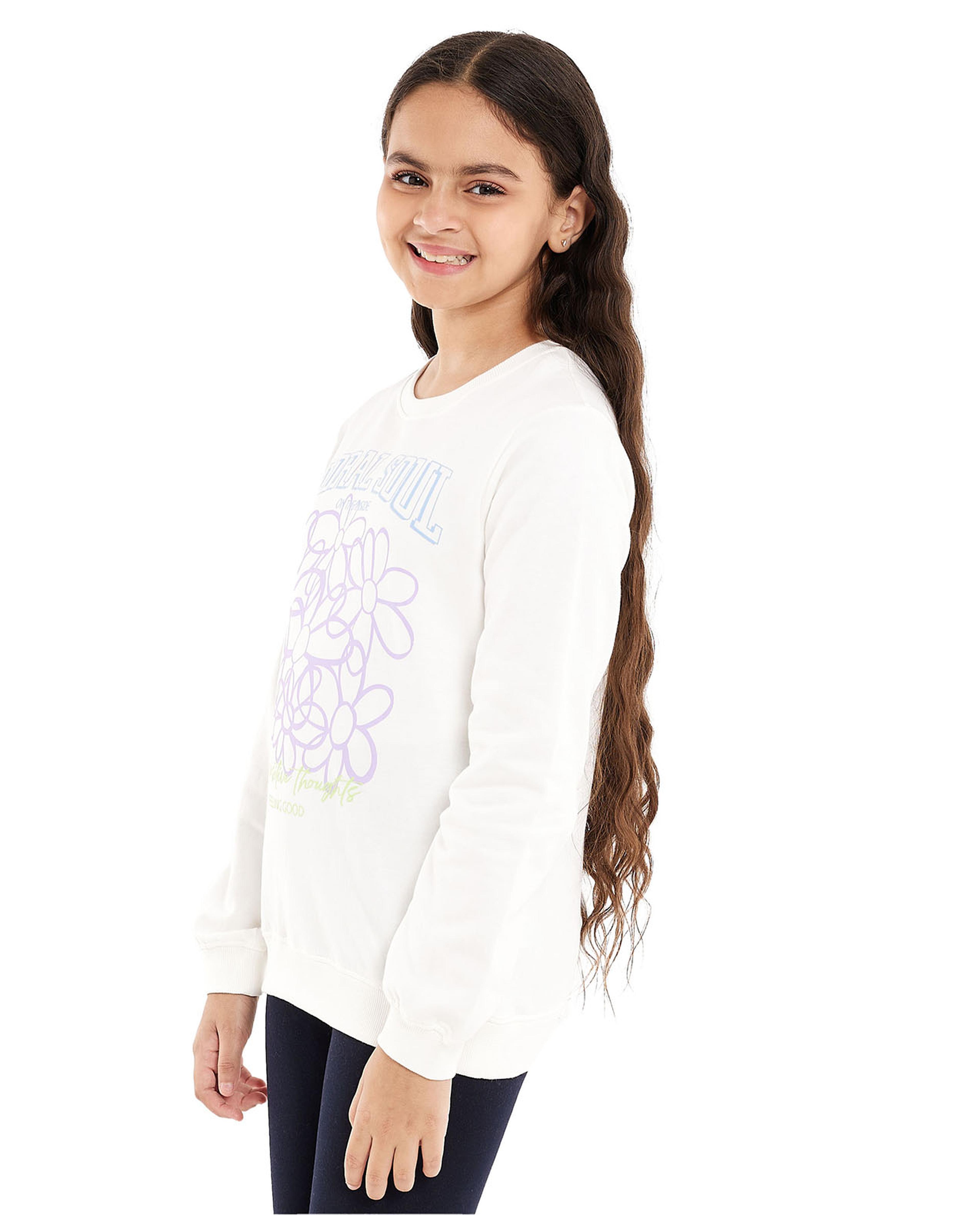 سويتشيرت برقبة مستديرة وأكمام طويلة