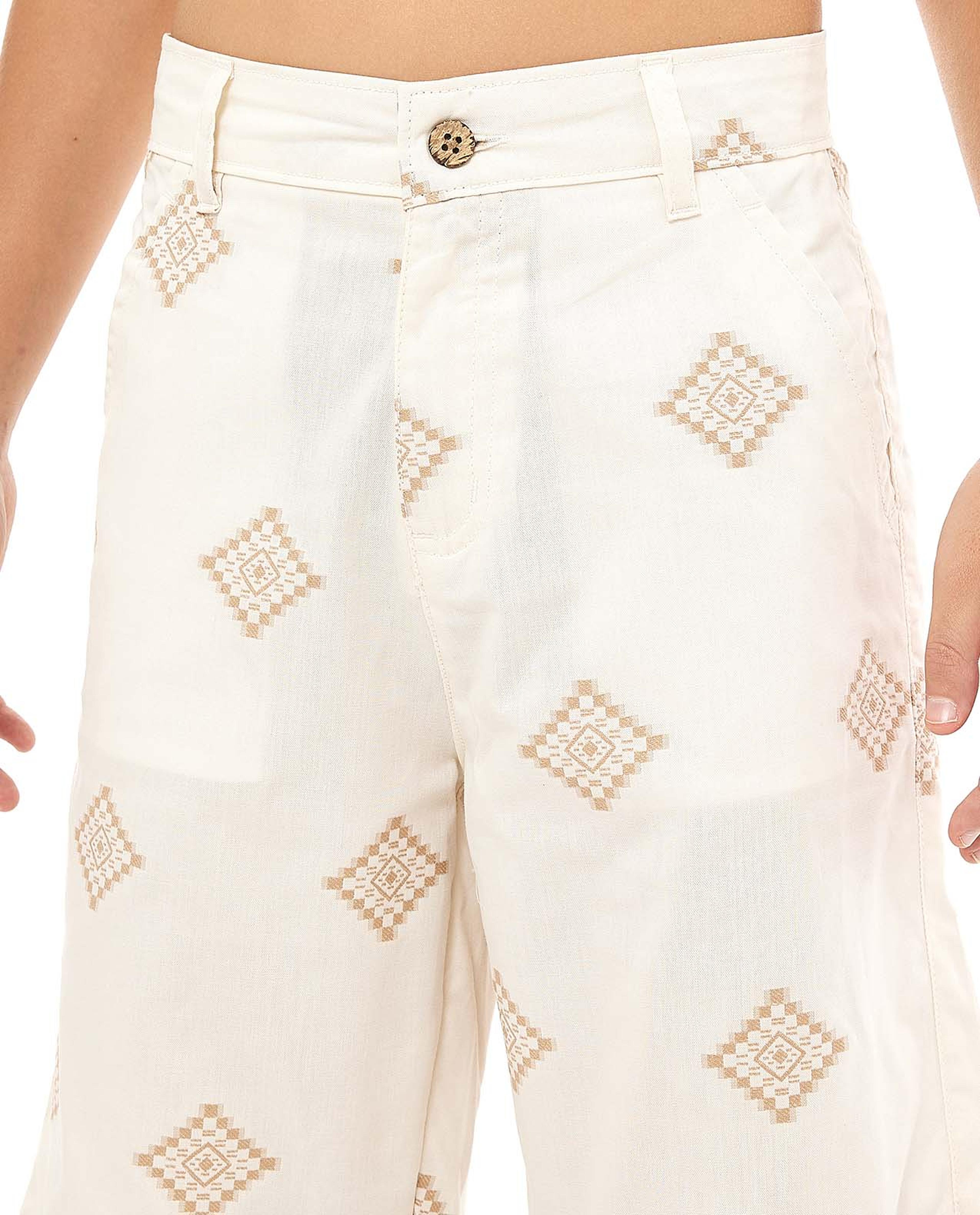 طقم تيشيرت بطبعة وشورت