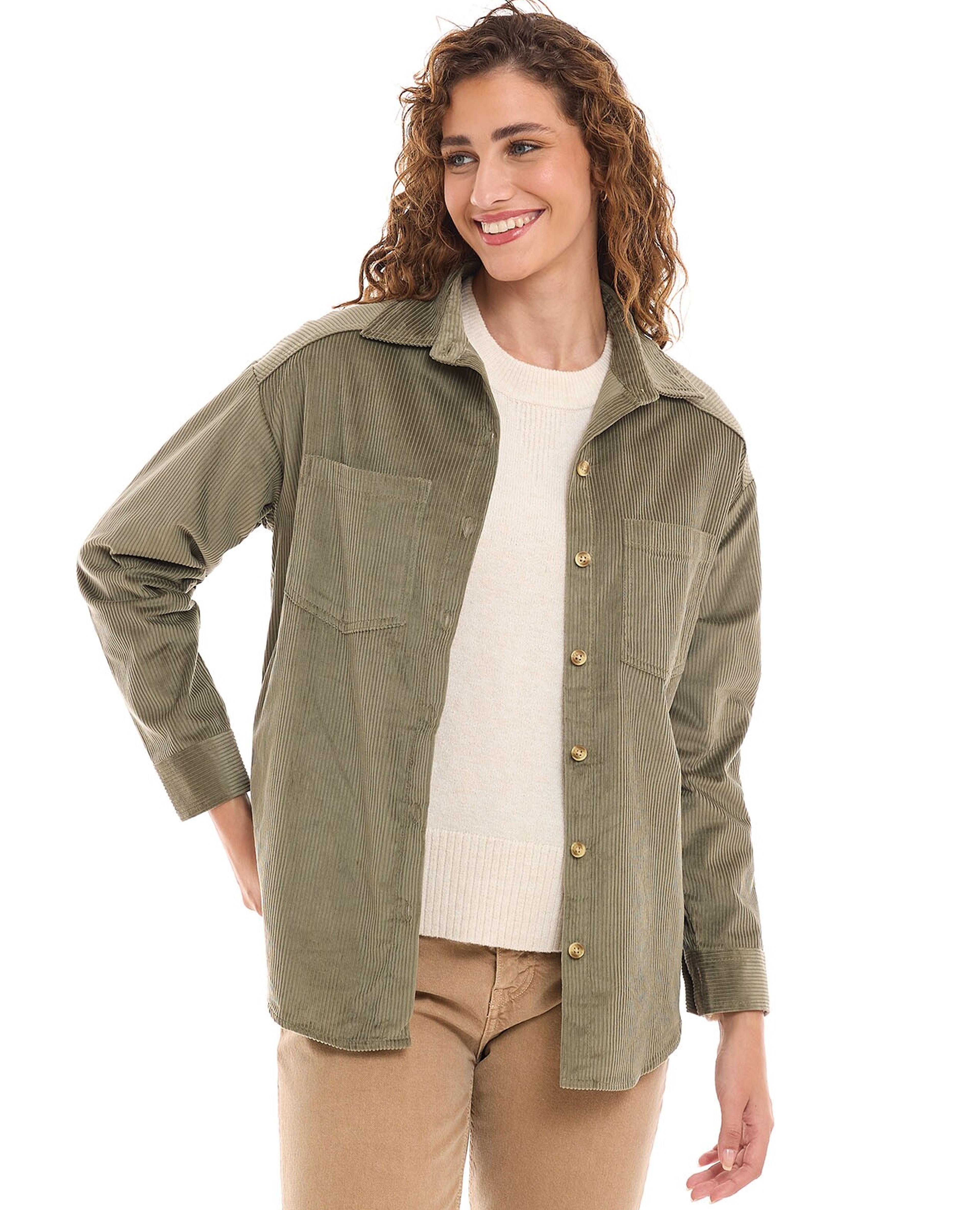 قميص كوردروي بياقة كلاسيكية وأكمام طويلة