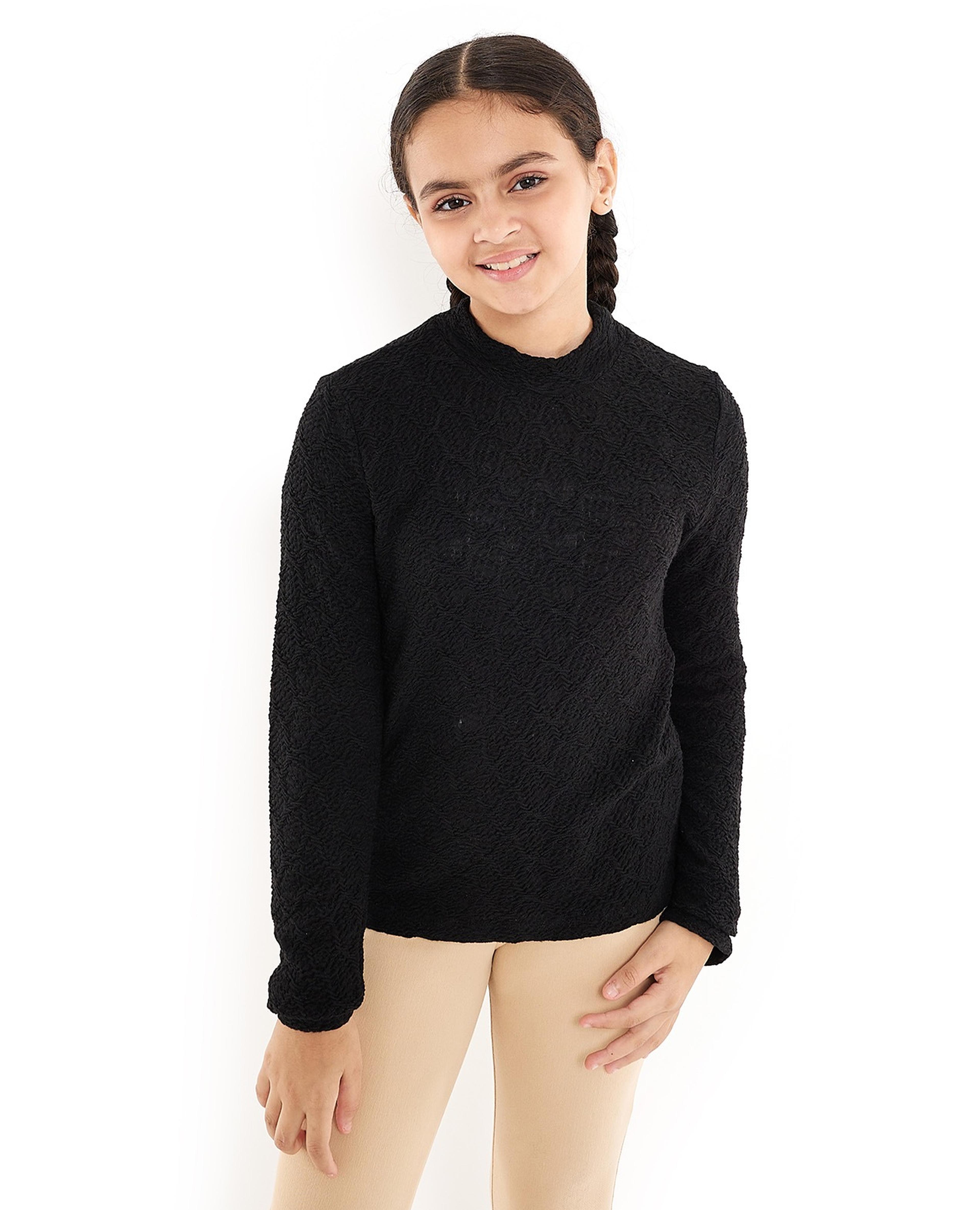 توب بياقة وهمية وأكمام طويلة