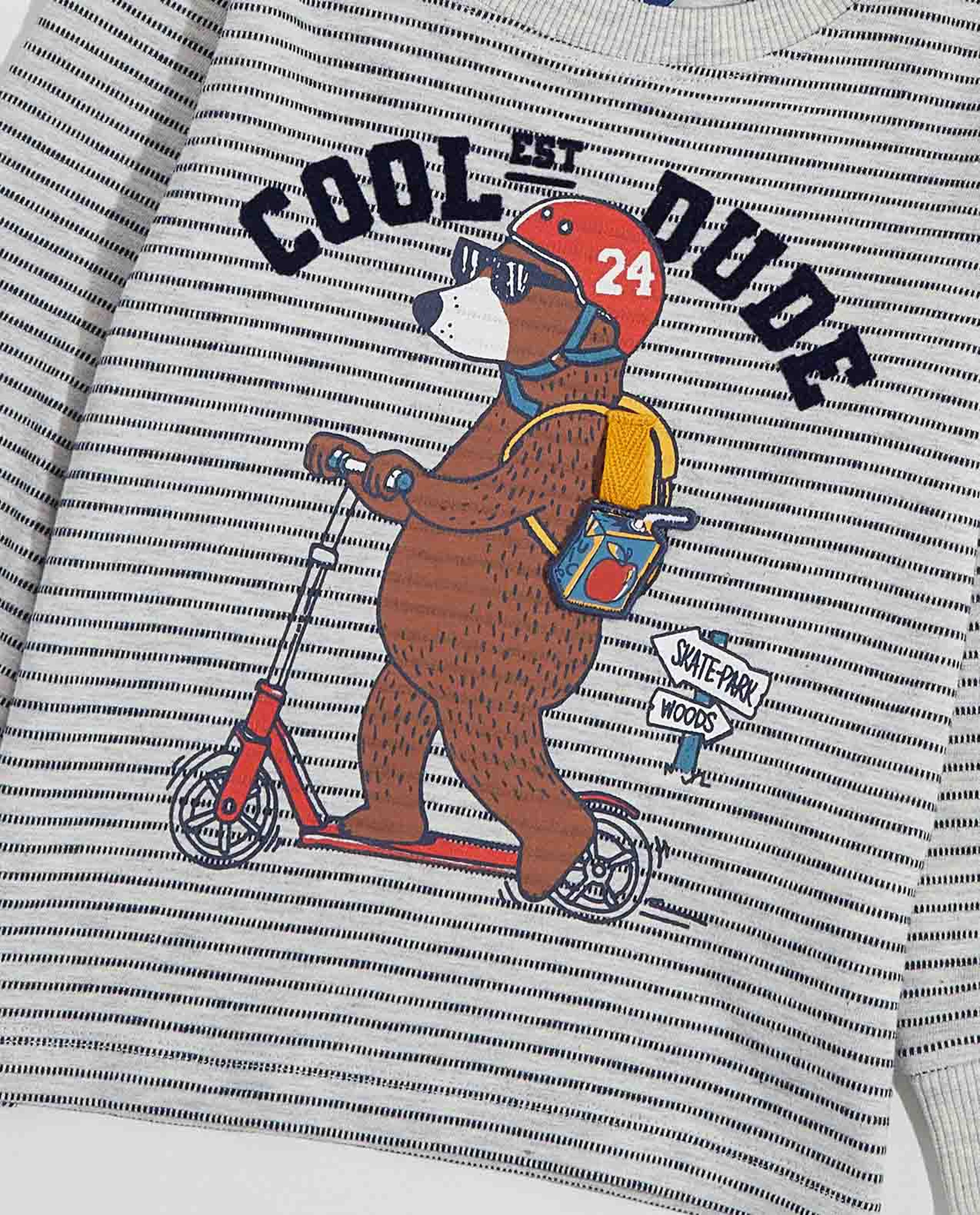 تيشيرت برقبة مستديرة وأكمام طويلة