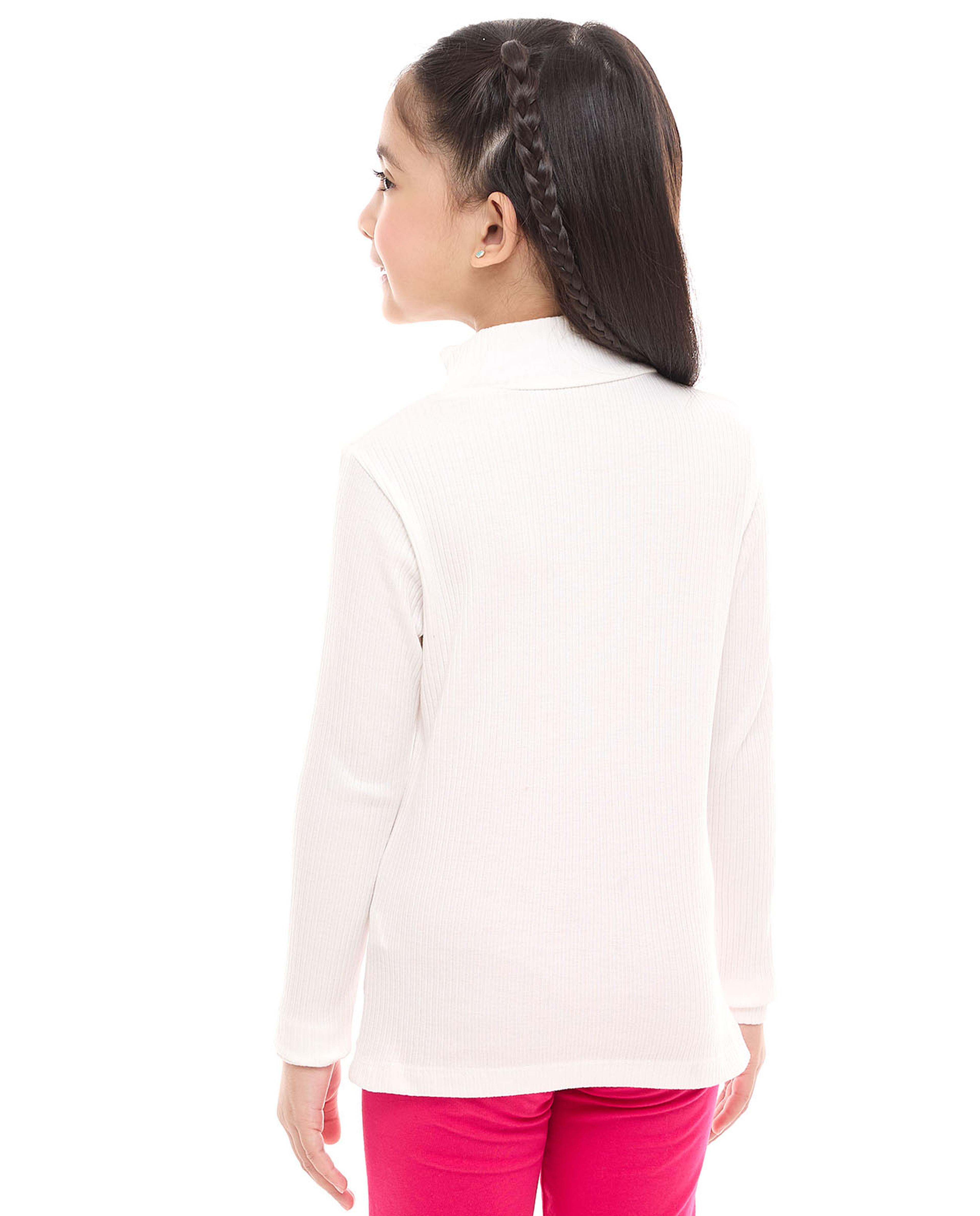 تيشيرت بياقة عالية وأكمام طويلة