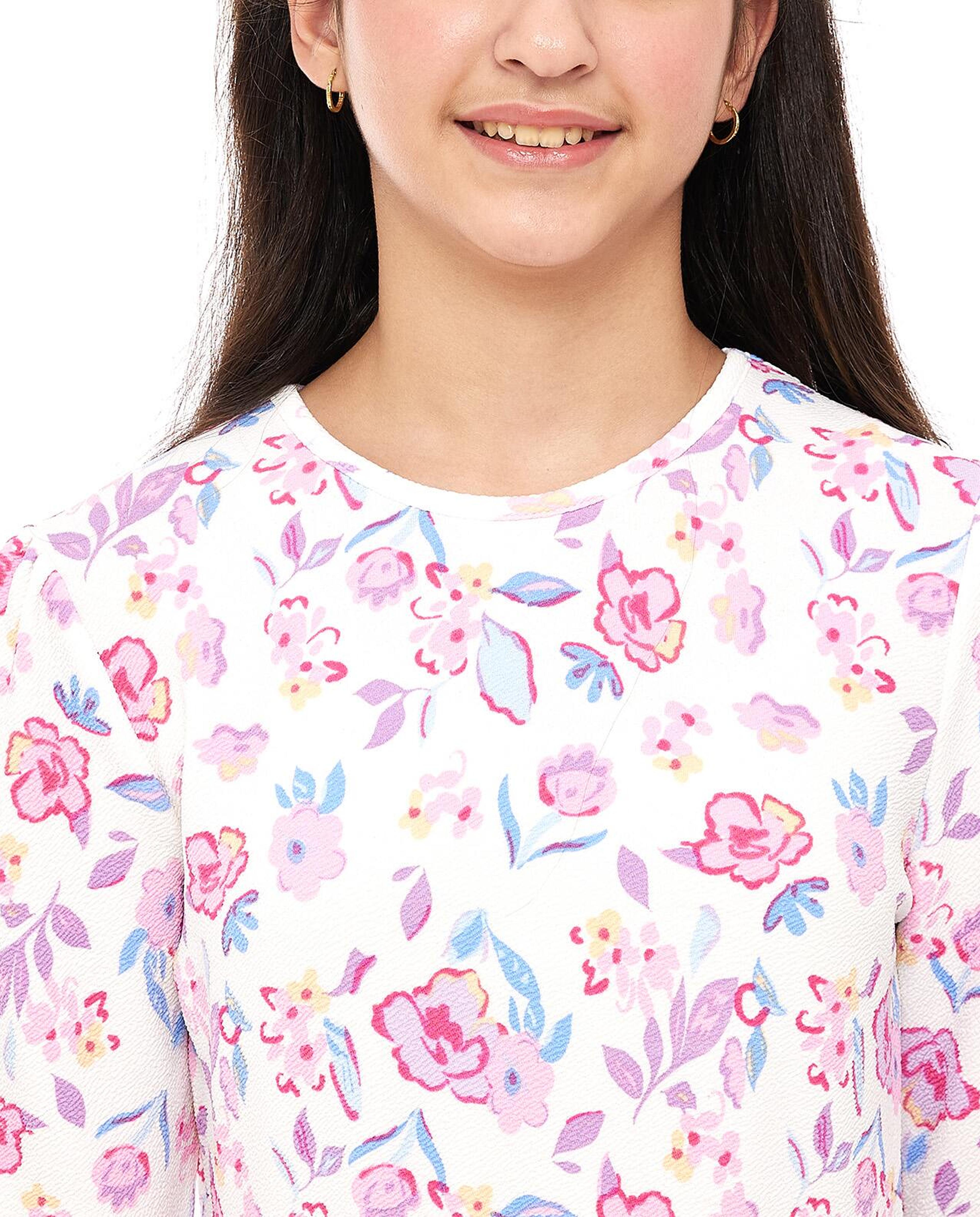 فستان مطبوع بنقشة زهور بياقة مستديرة وأكمام طويلة