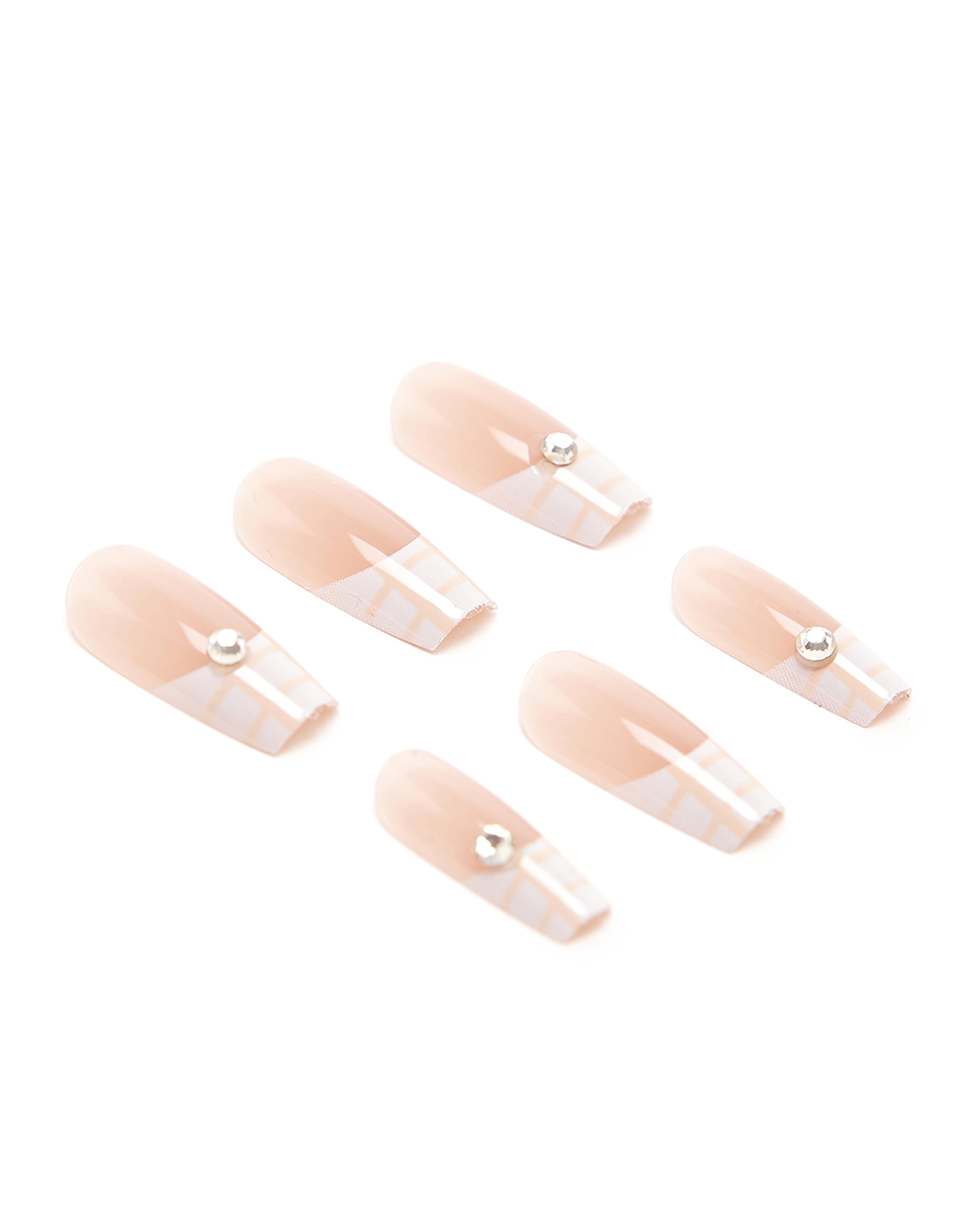 طقم أظافر لاصقة