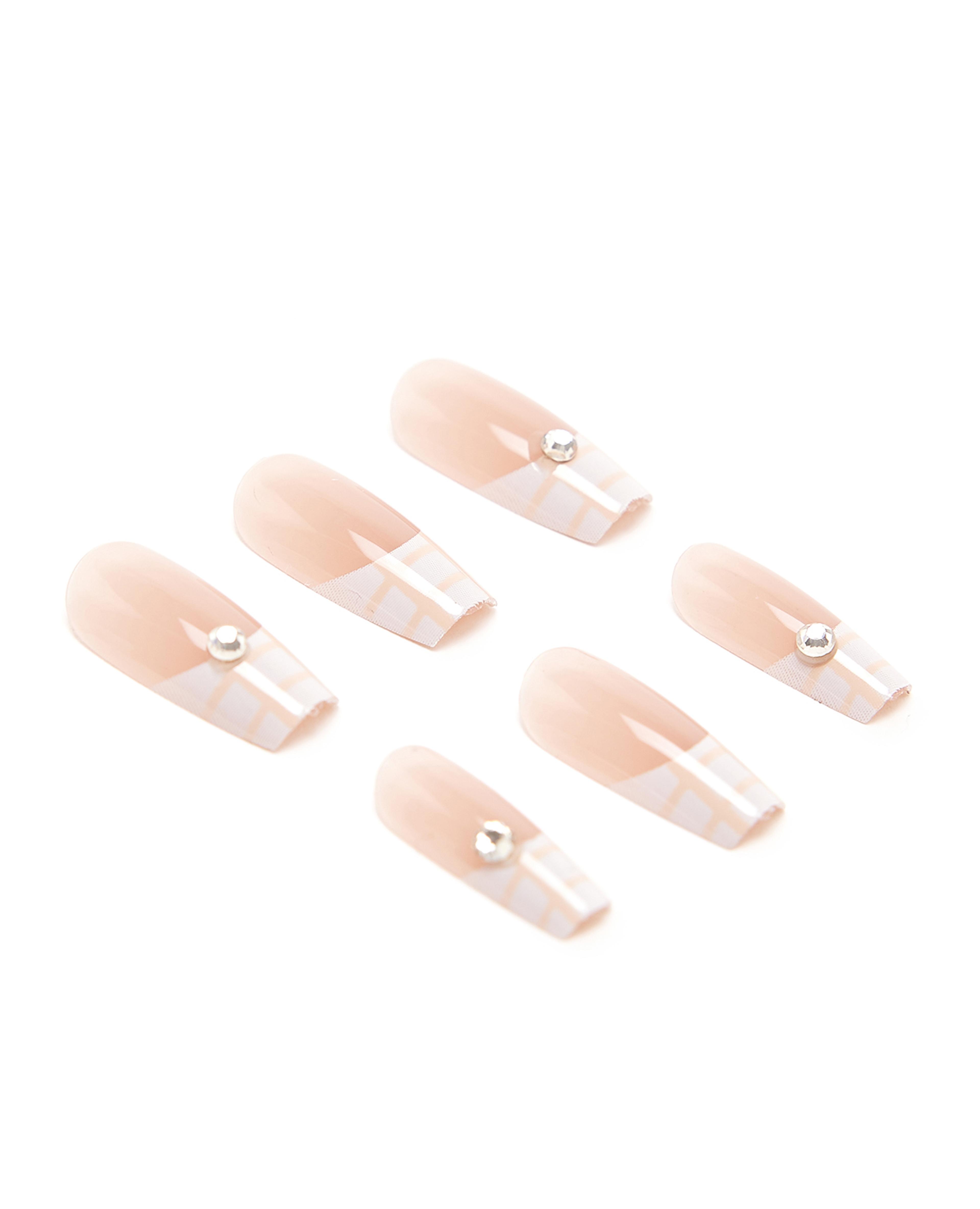 طقم أظافر لاصقة