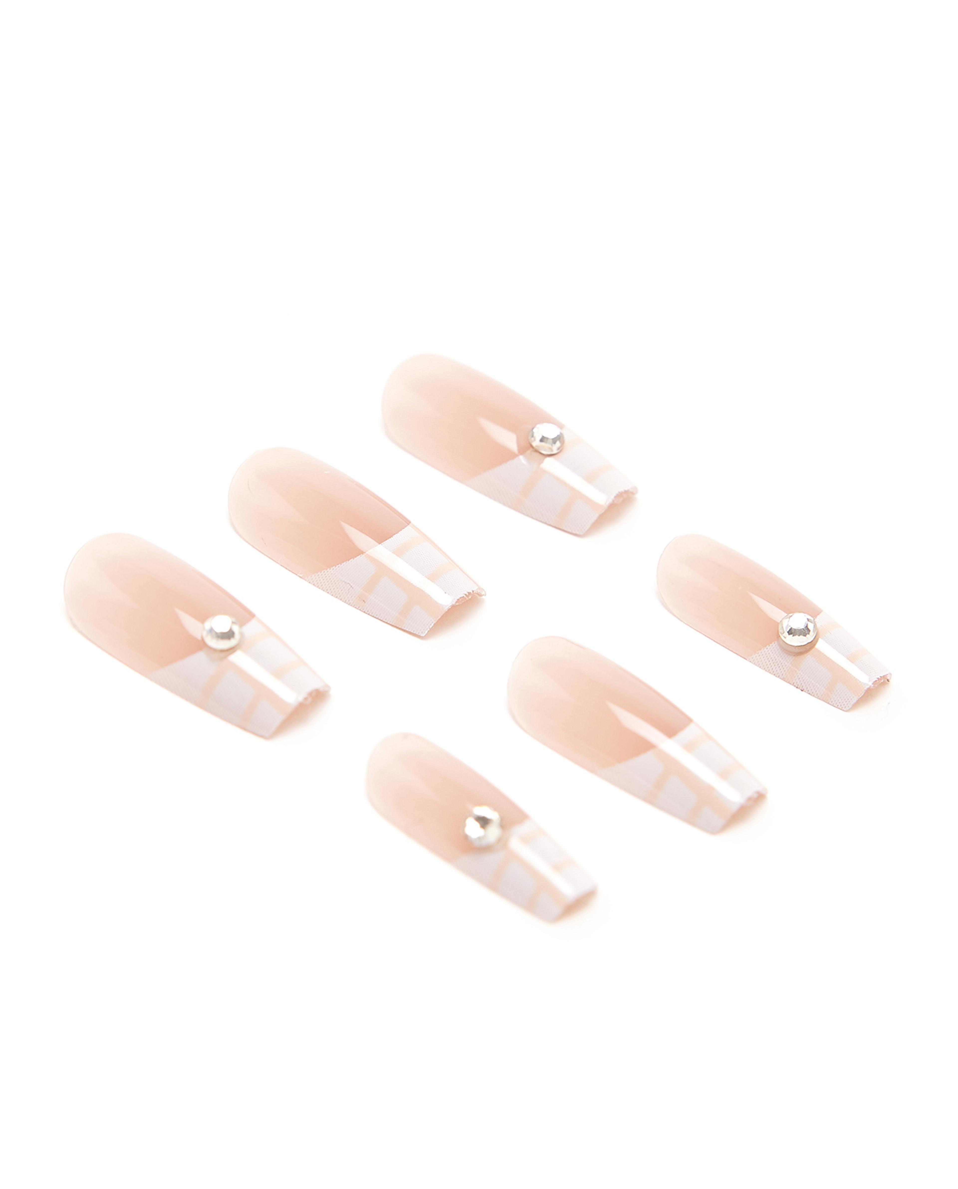 طقم أظافر لاصقة