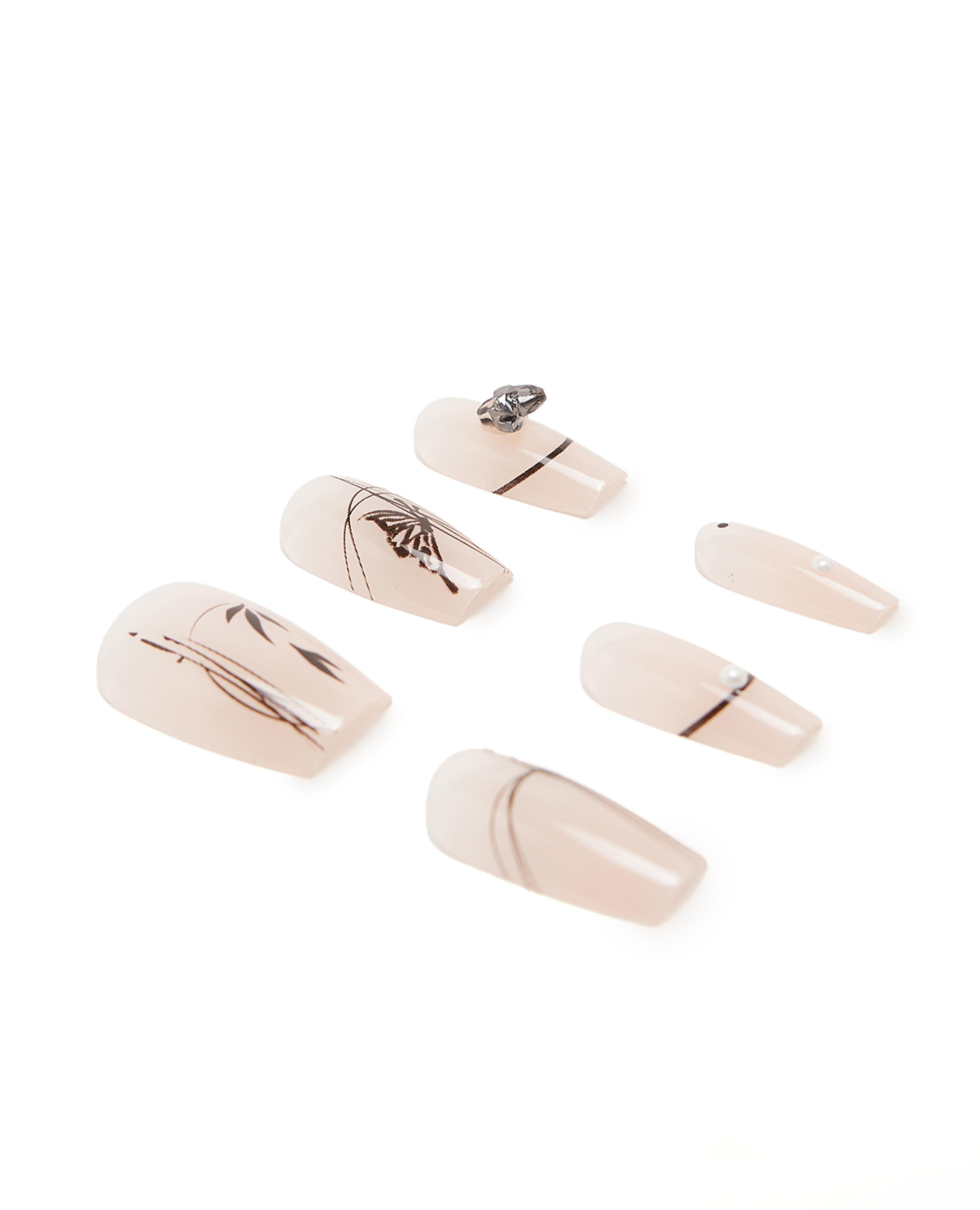 طقم أظافر لاصقة