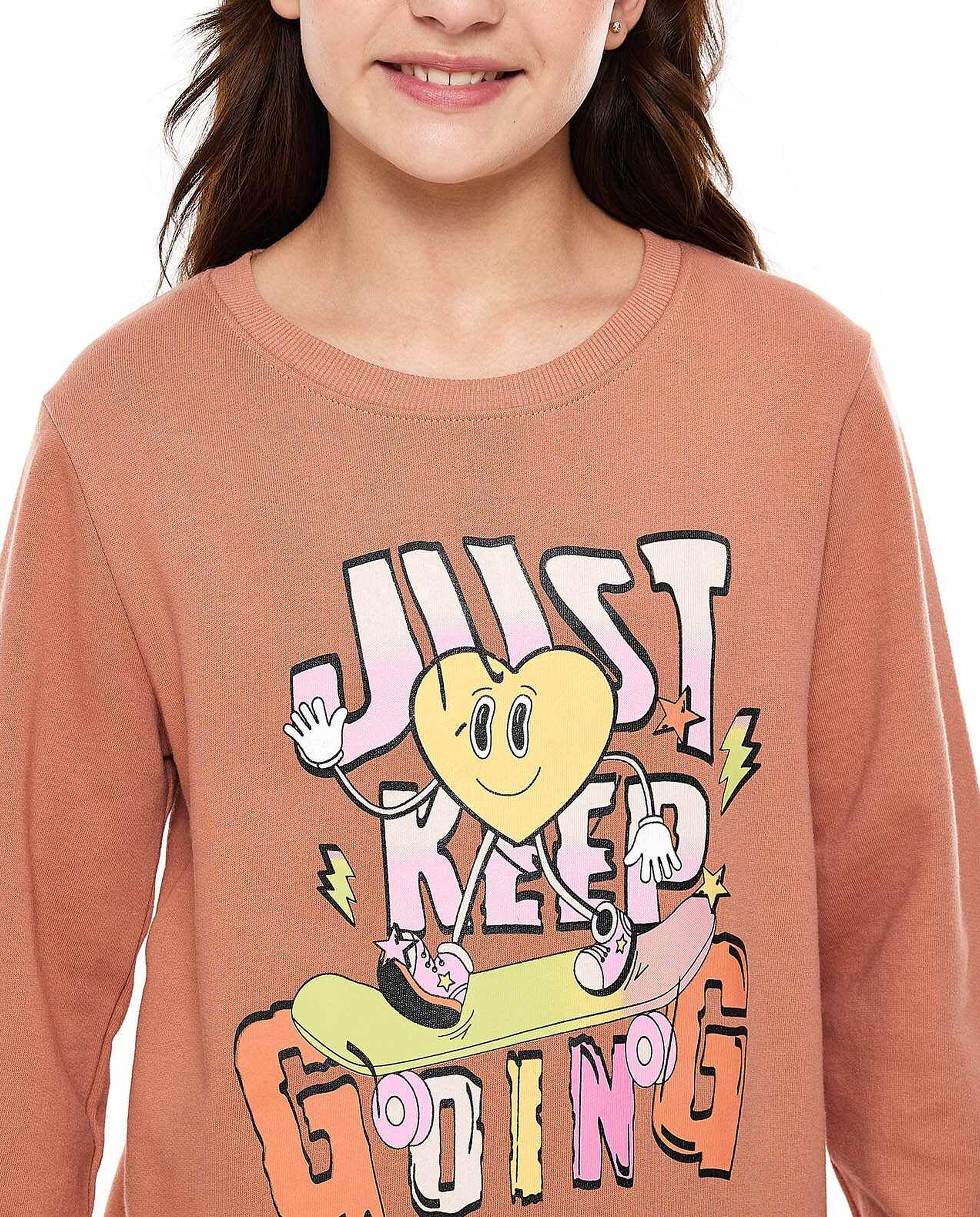 Graphic Print T-Shirt with Crew Neck and Long Sleeves