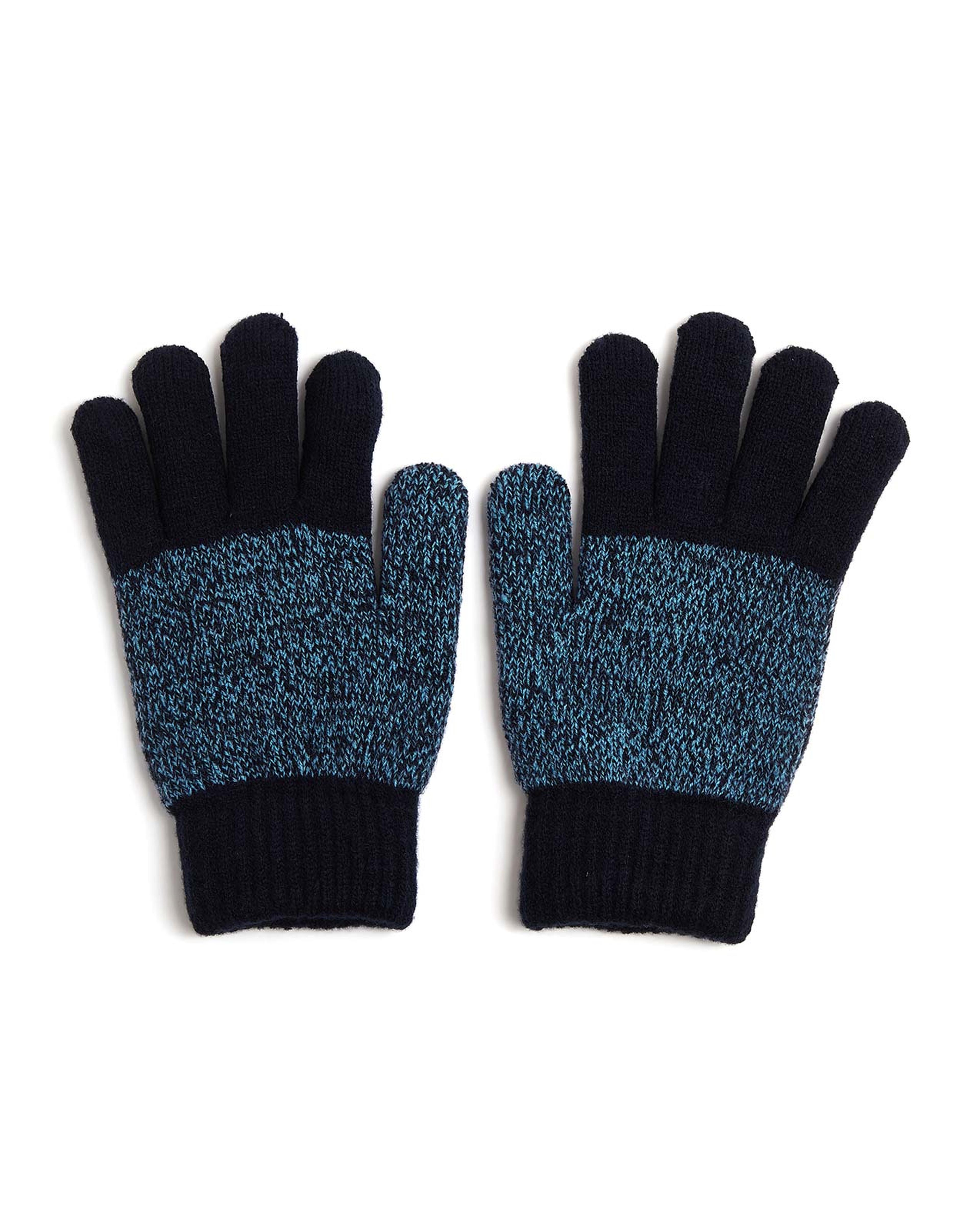 قفازات بألوان متباينة