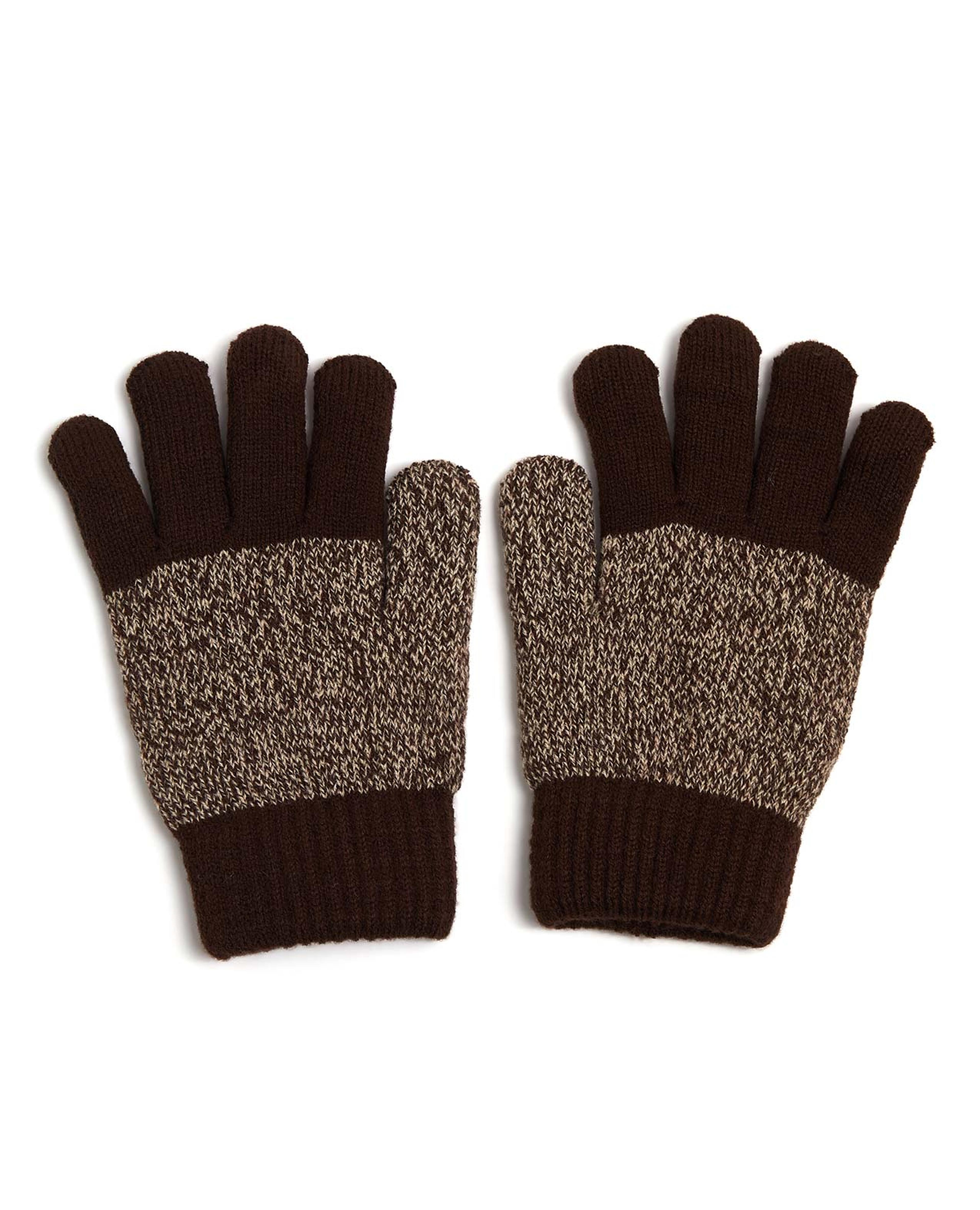 قفازات بألوان متباينة