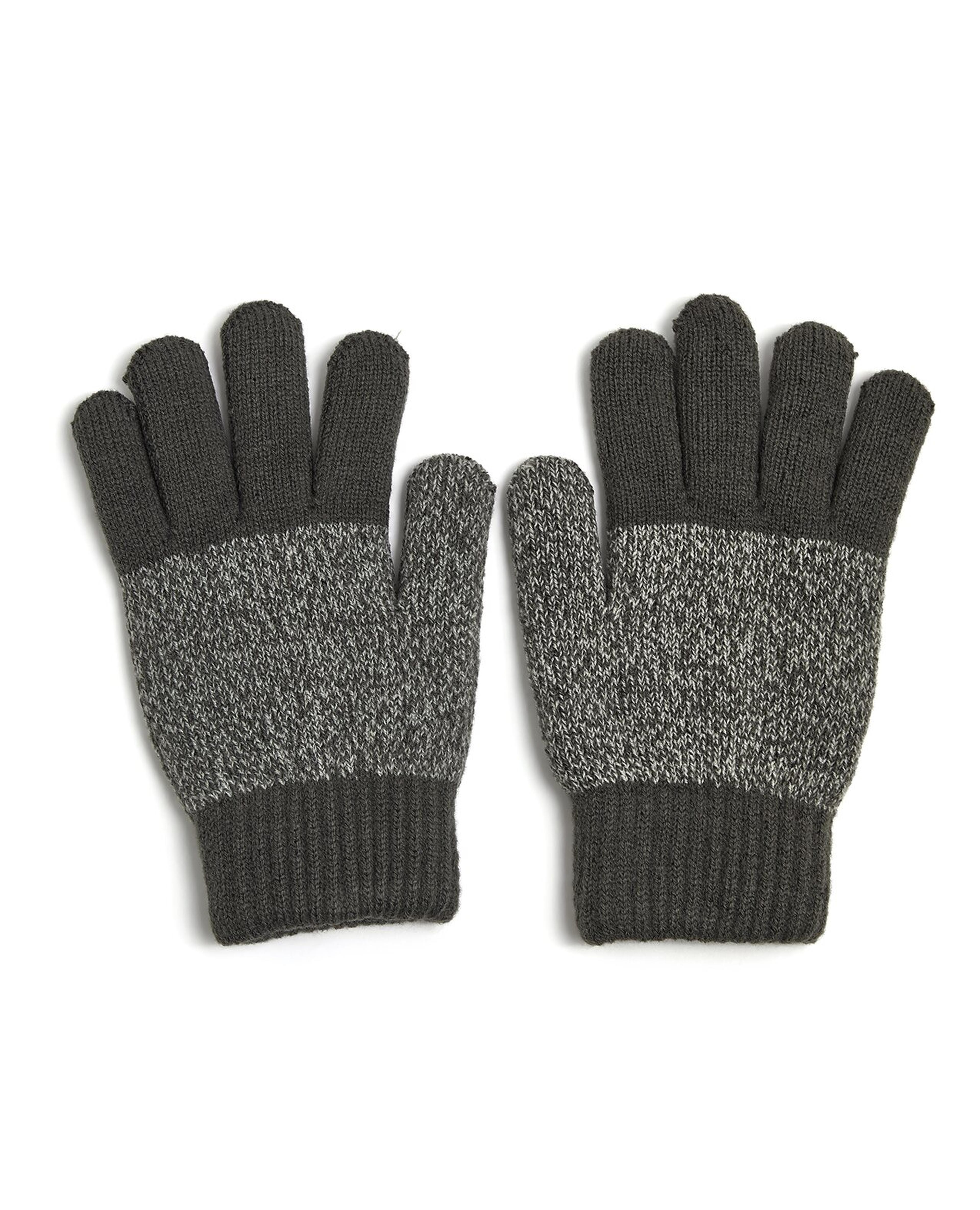 قفازات بألوان متباينة