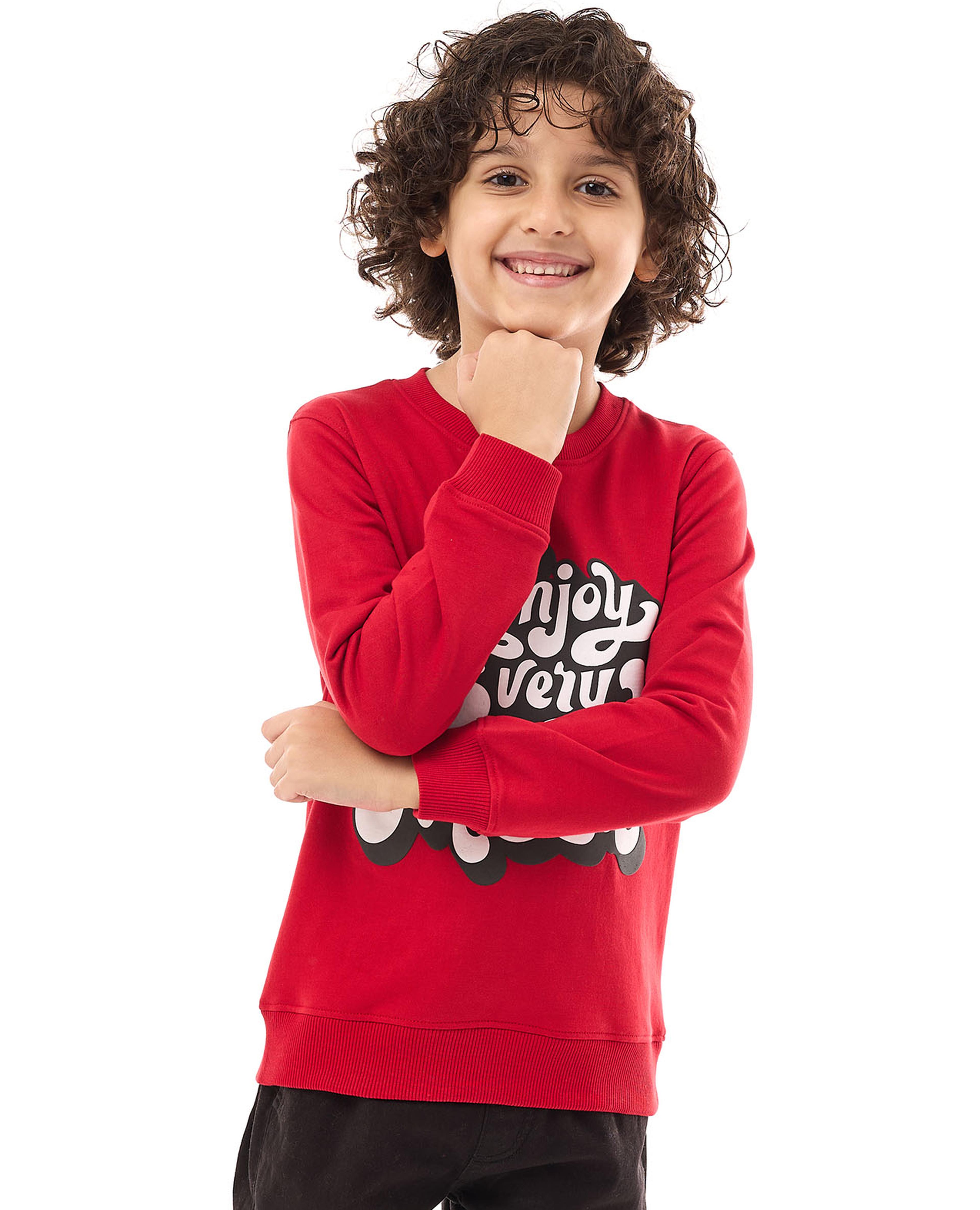 سويتشيرت بياقة دائرية وأكمام طويلة