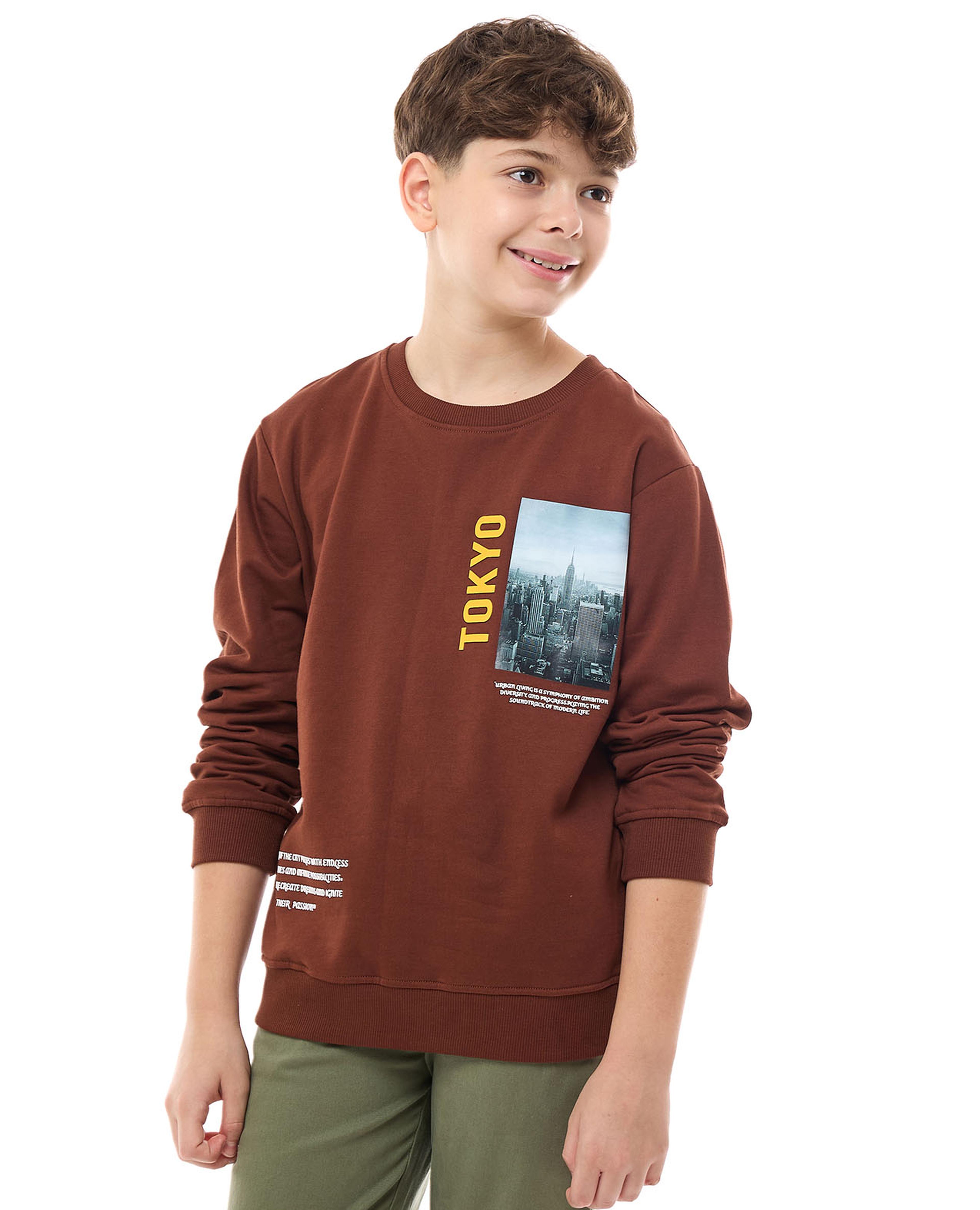 سويتشيرت بأكمام طويلة ورقبة مستديرة