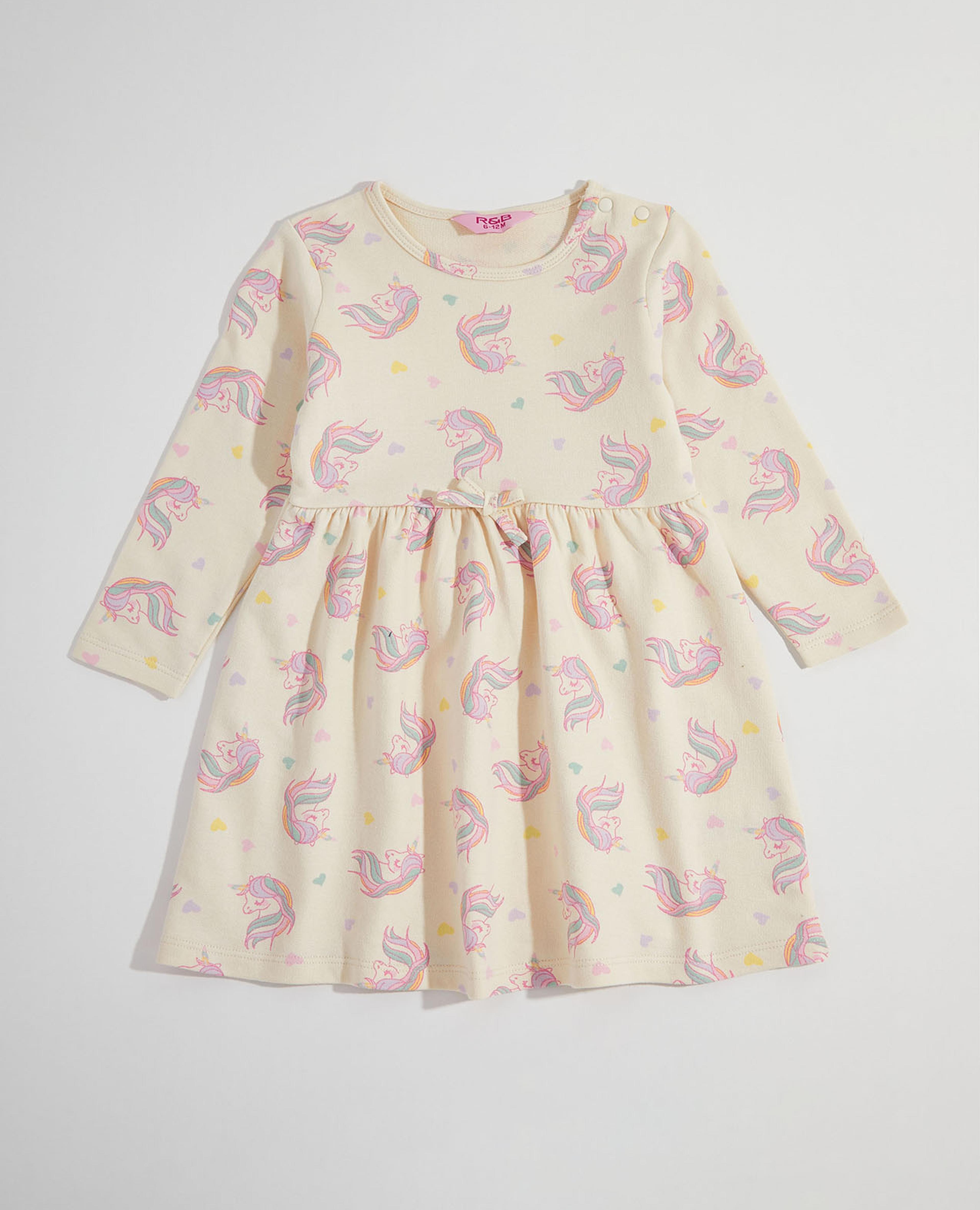 فستان واسع بأكمام طويلة وطبعة يونيكورن