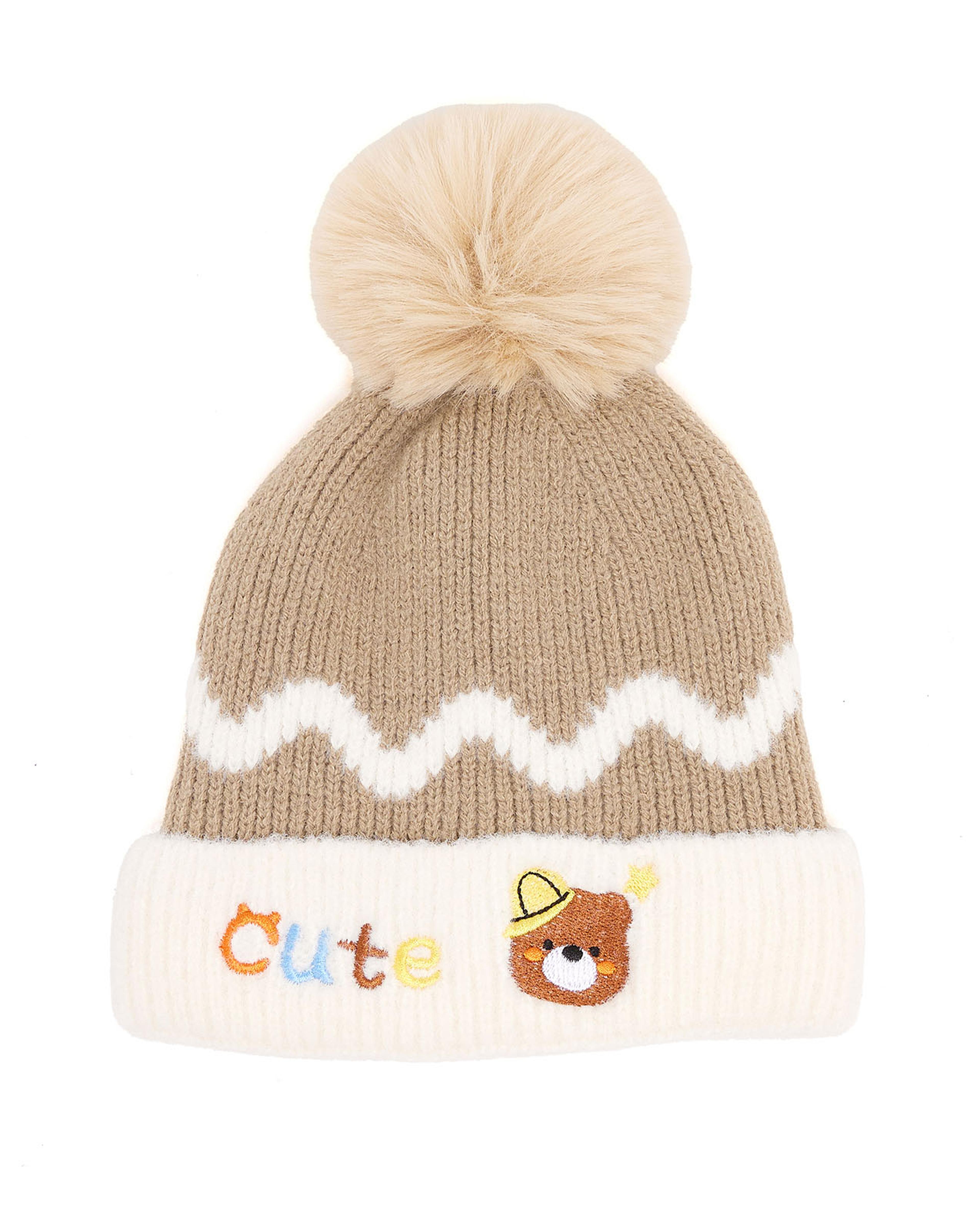 قبعة مطرزة بوم بوم