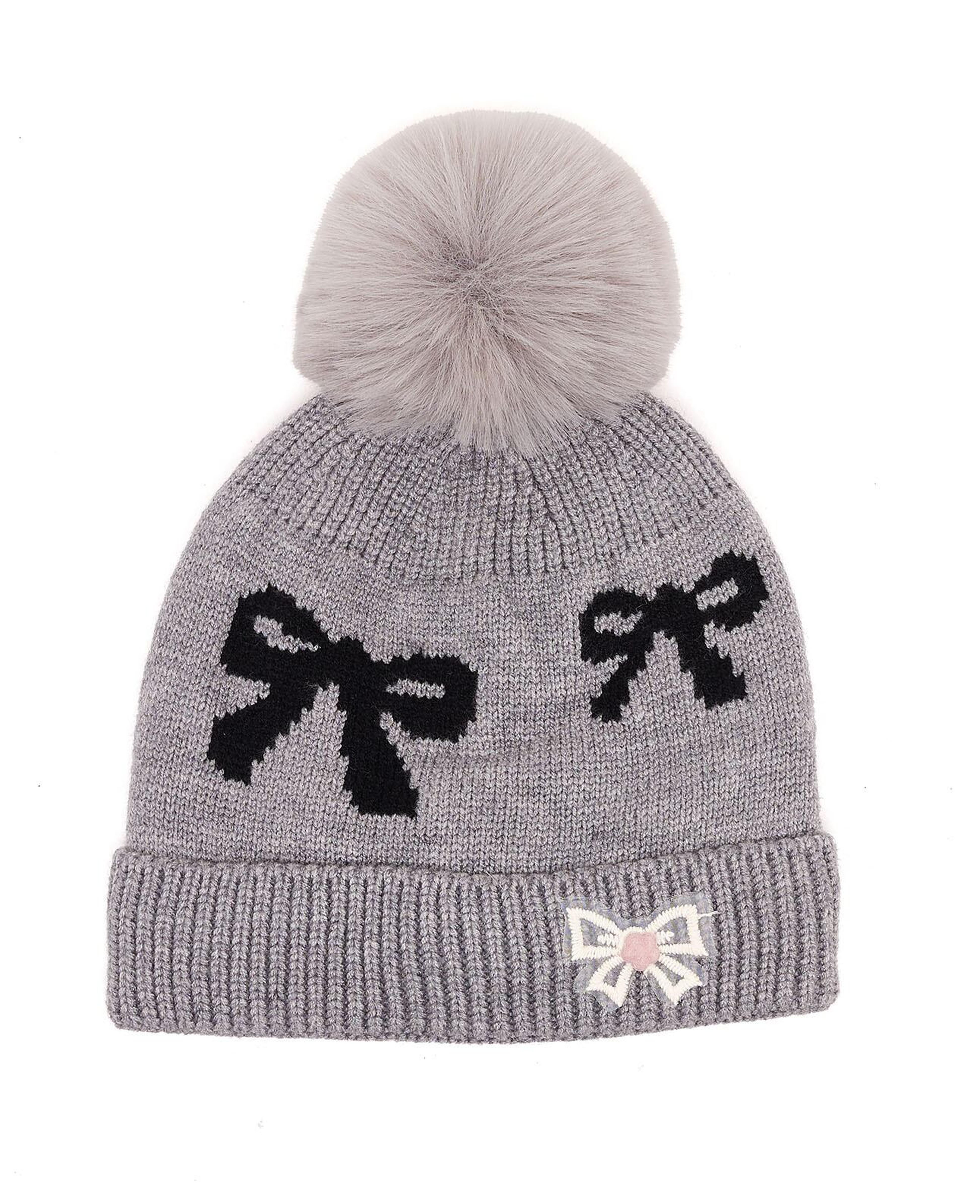 قبعة مطرزة بوم بوم