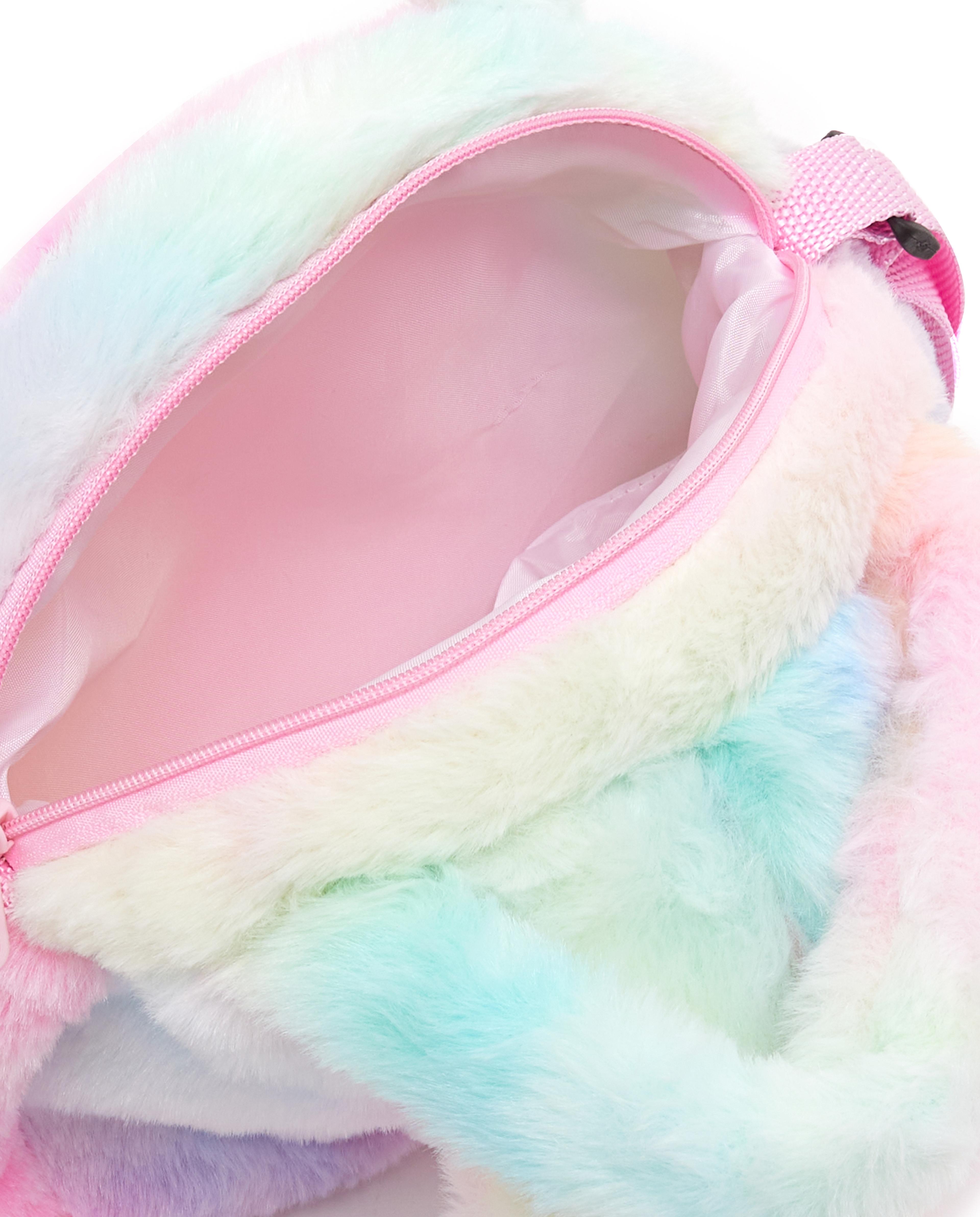 حقيبة صغيرة