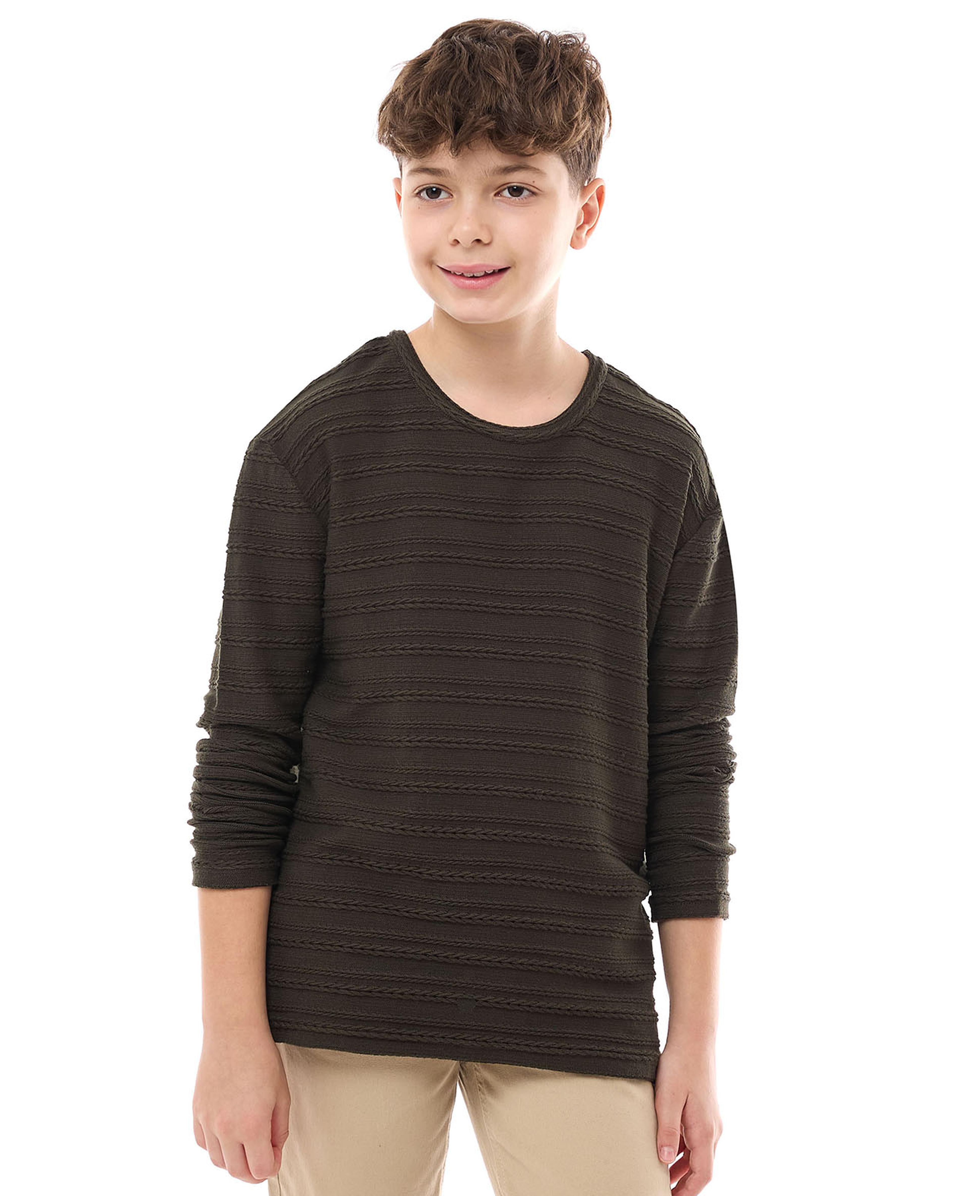 تيشيرت منسوج بياقة دائرية وأكمام طويلة