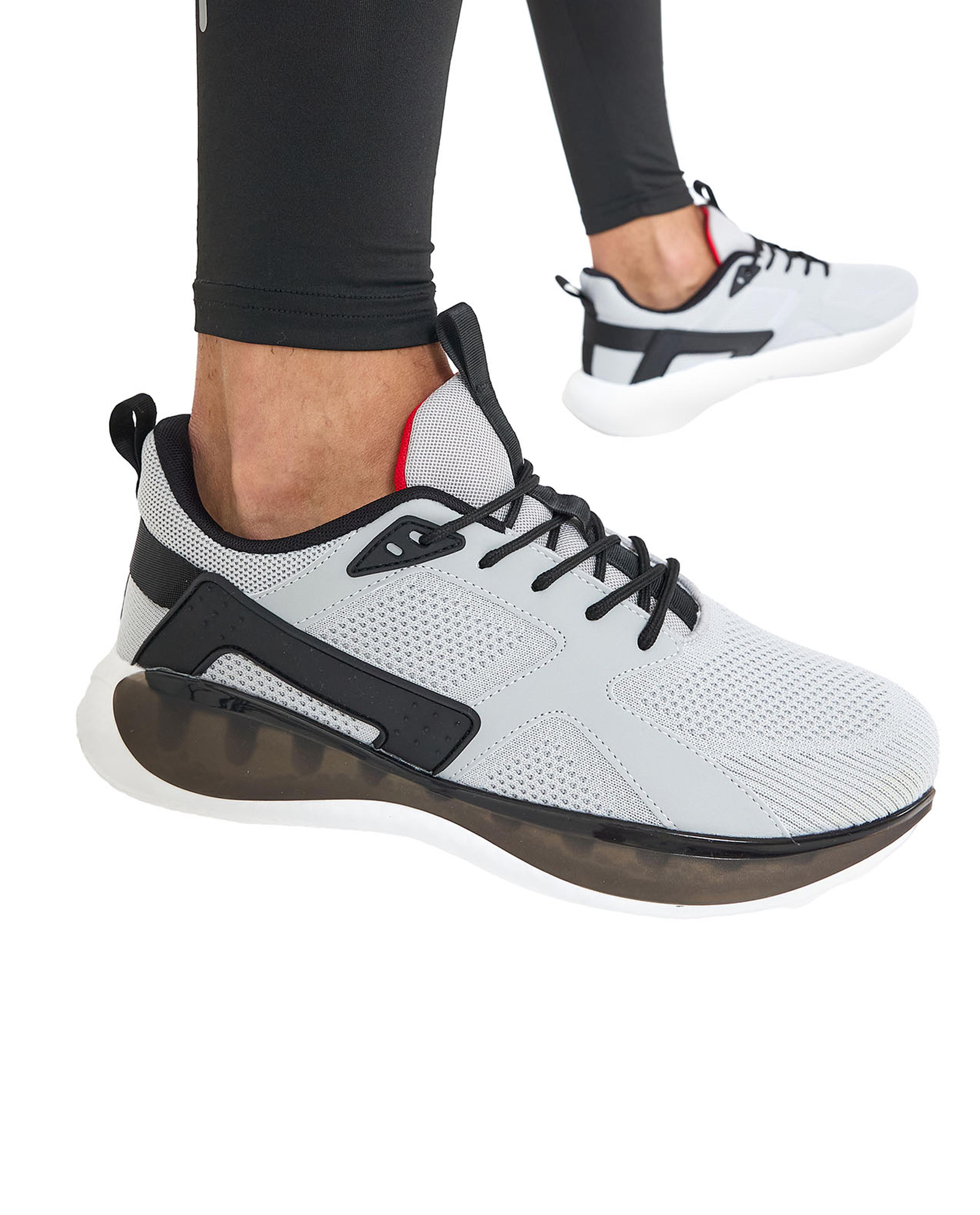 حذاء رياضي برباط منسوج