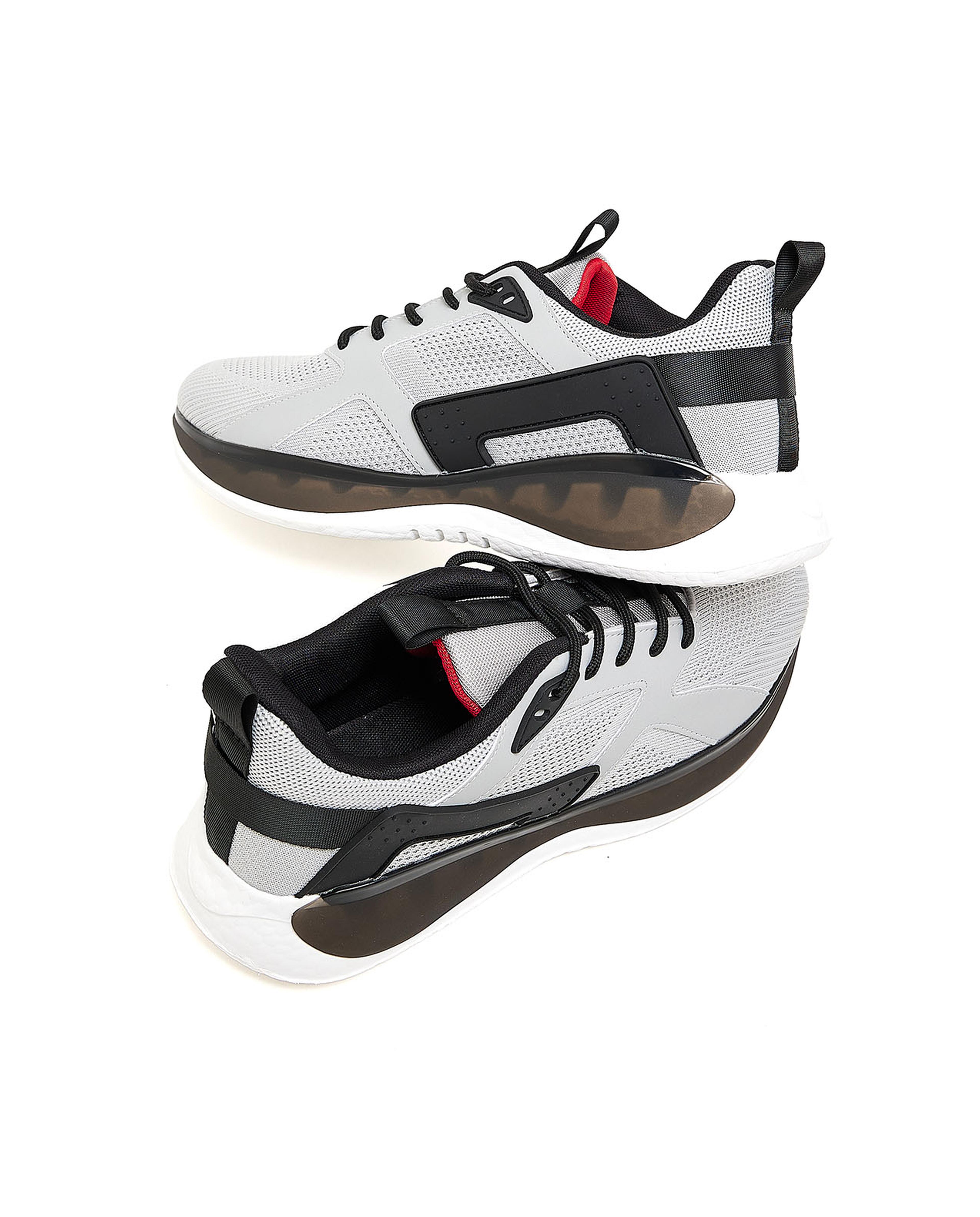 حذاء رياضي برباط منسوج