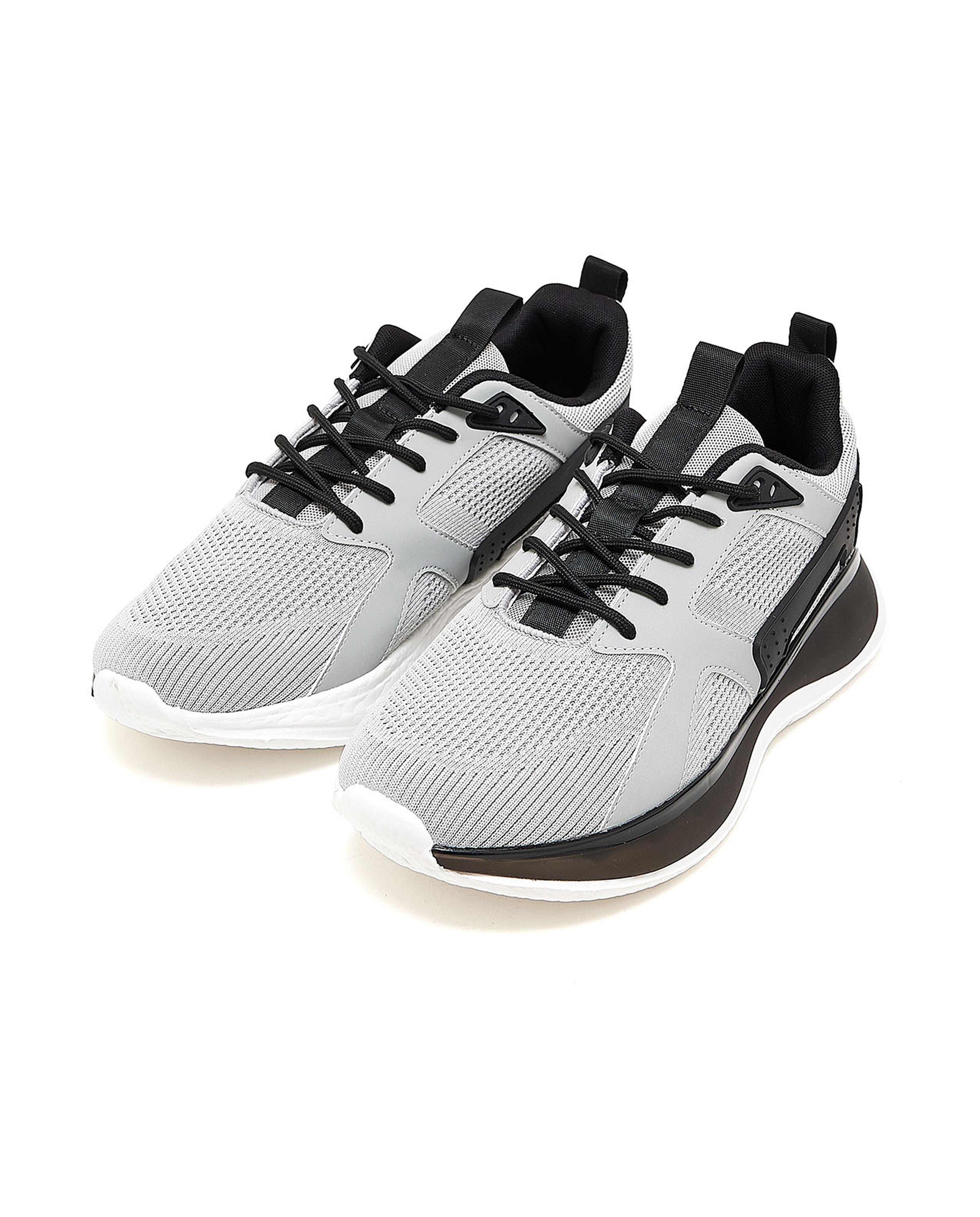 حذاء رياضي برباط منسوج