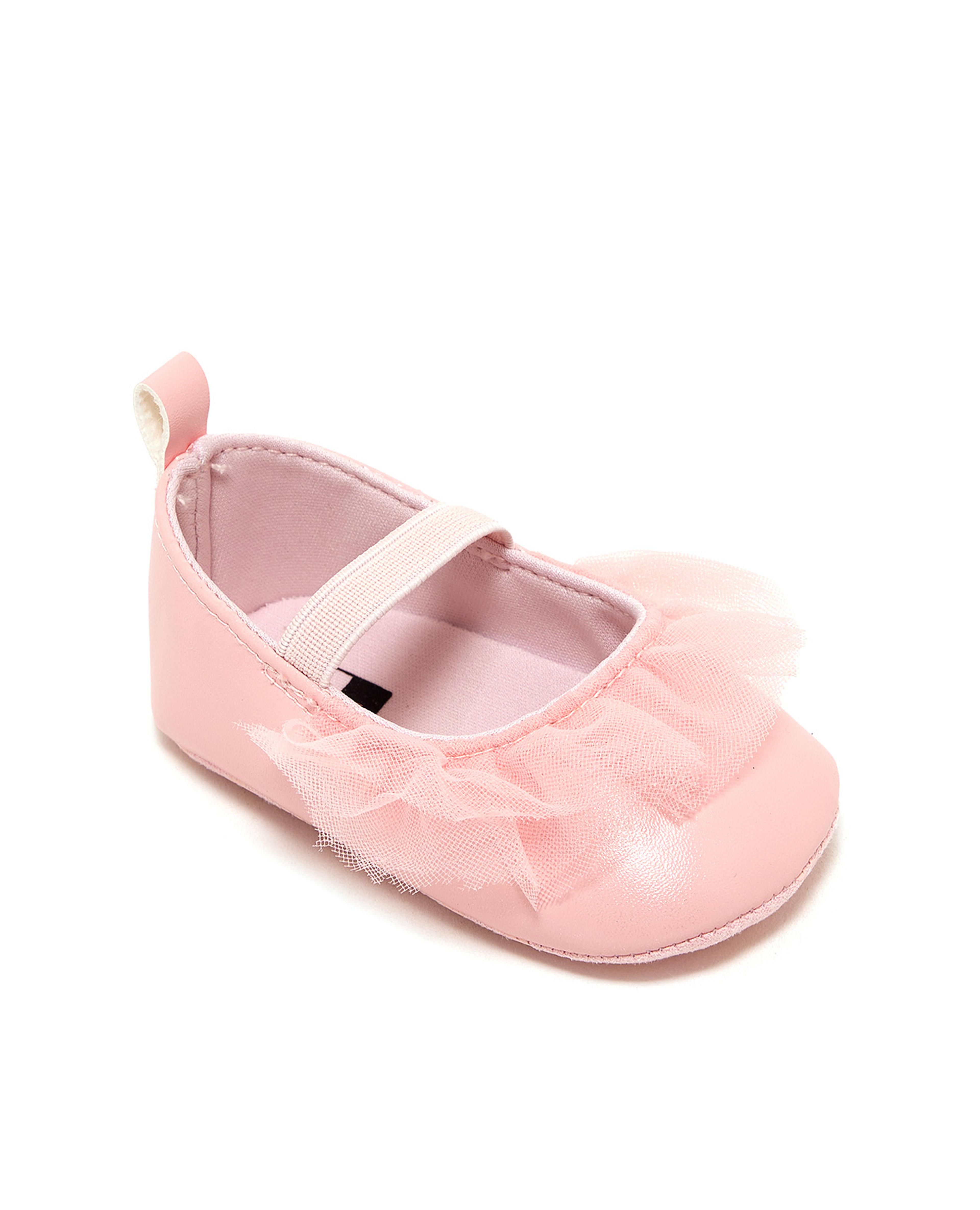 بوت مزين بالتول