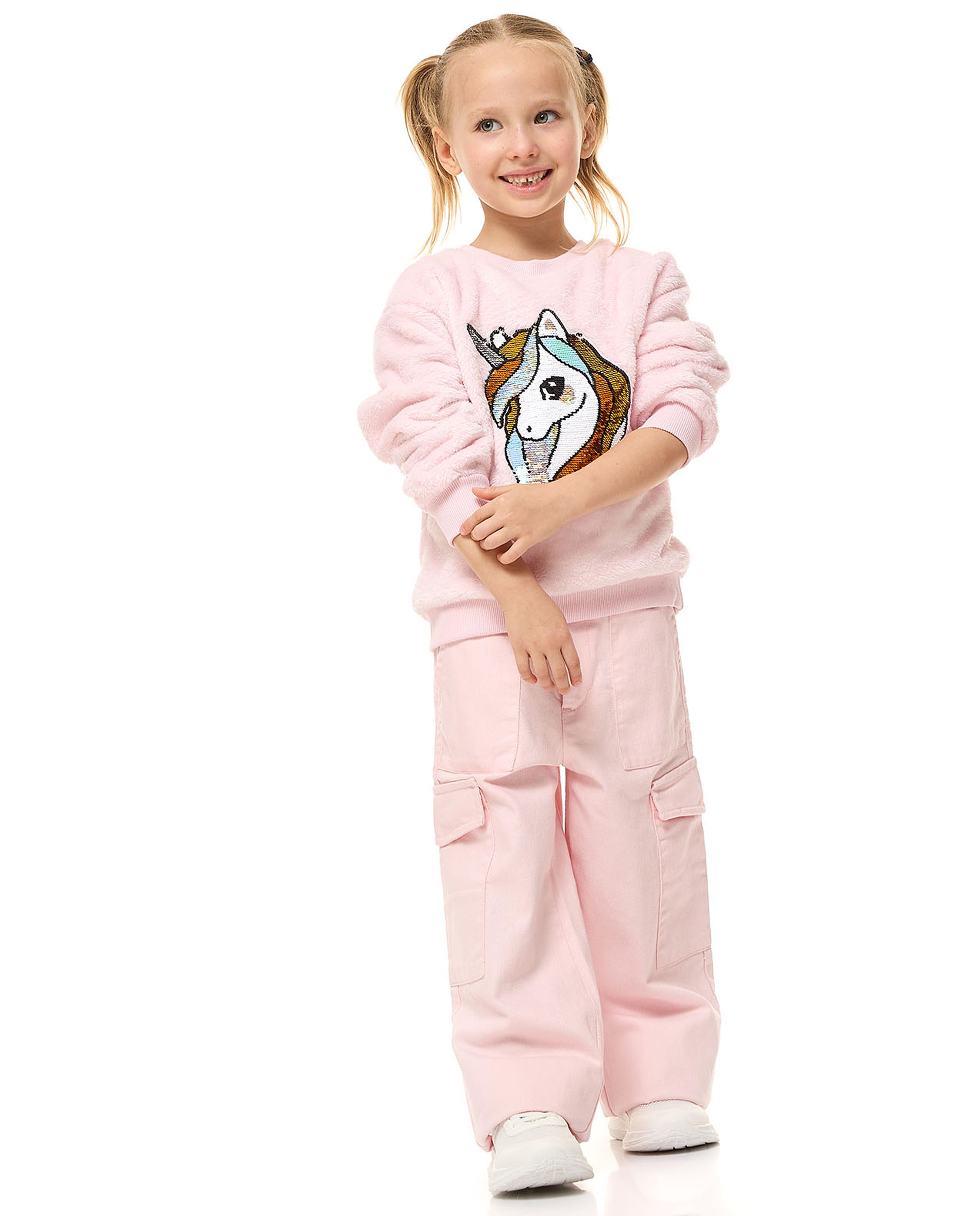 سويتشيرت  برقبة دائرية وأكمام طويلة