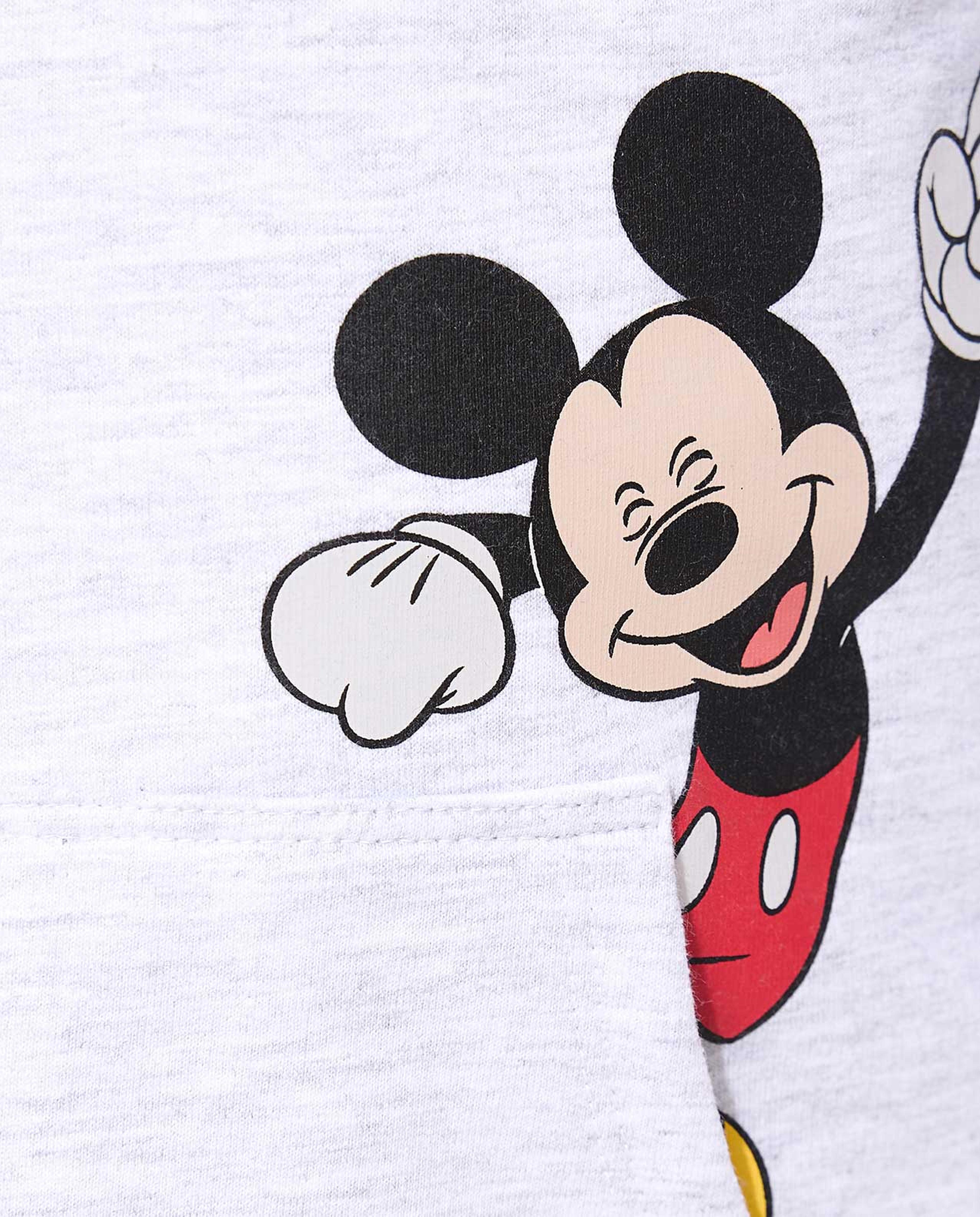 فستان مطبوع بشخصية ميكي ماوس وأكمام طويلة