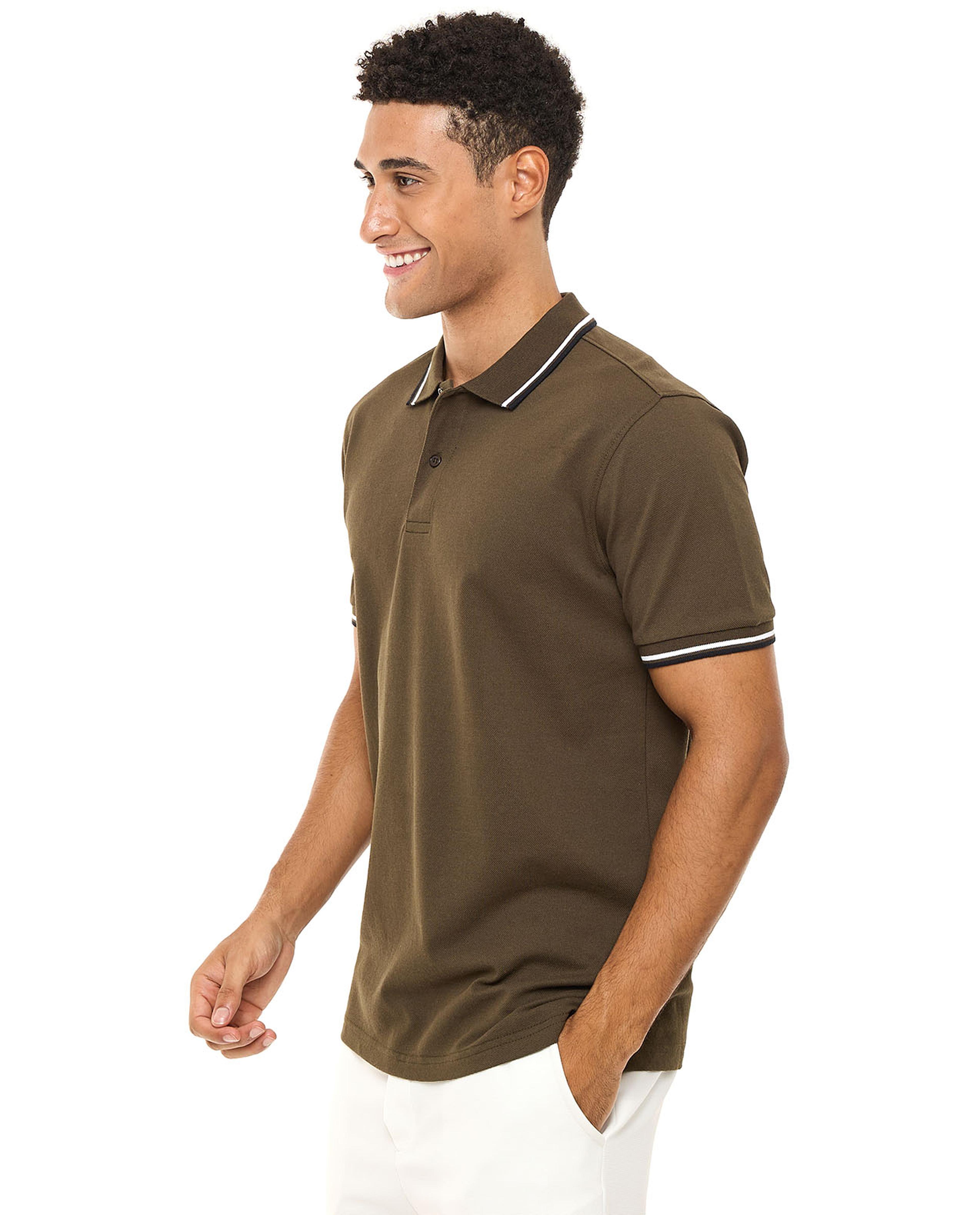 تيشيرت بولو بأكمام قصيرة