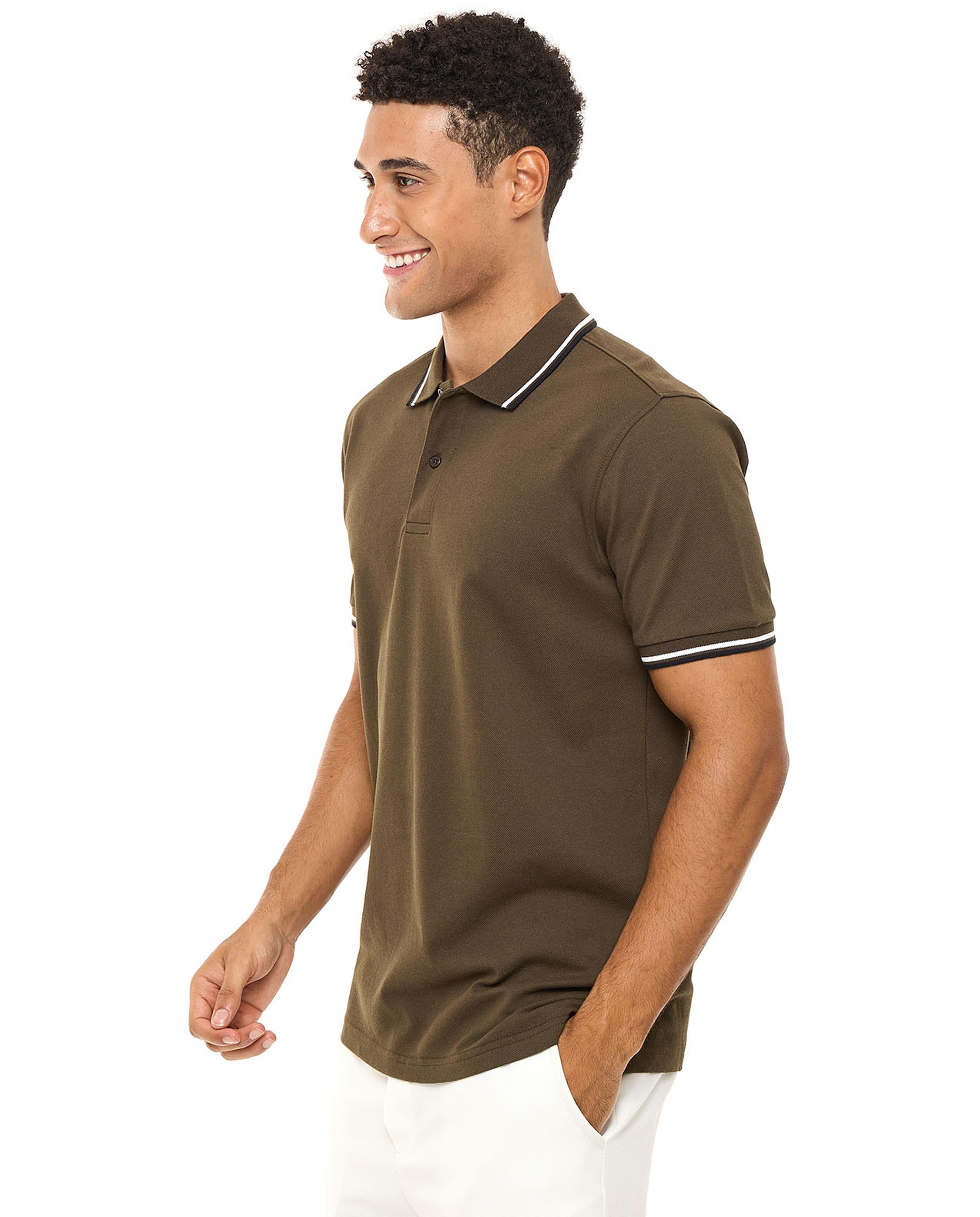 تيشيرت بولو بأكمام قصيرة