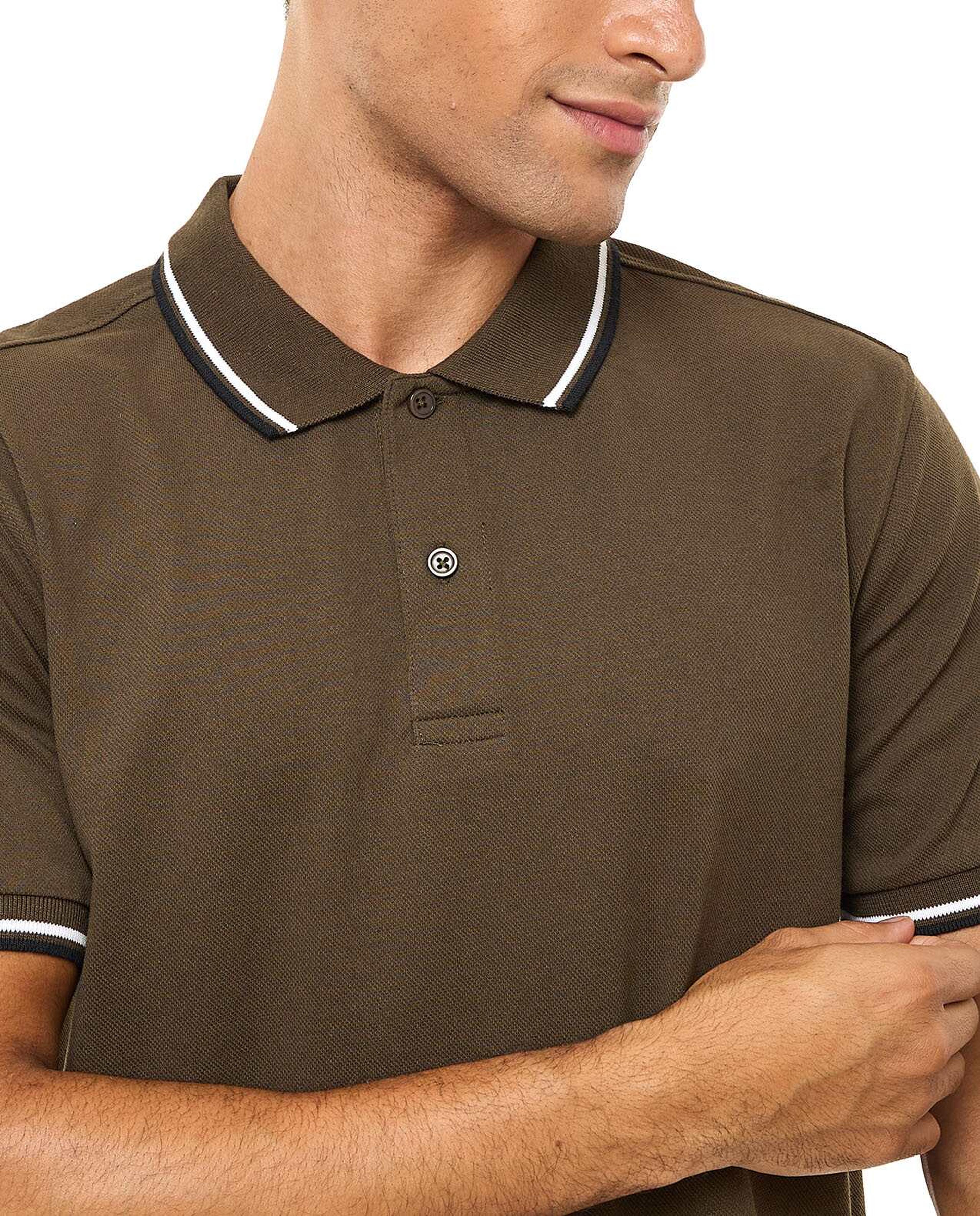 تيشيرت بولو بأكمام قصيرة