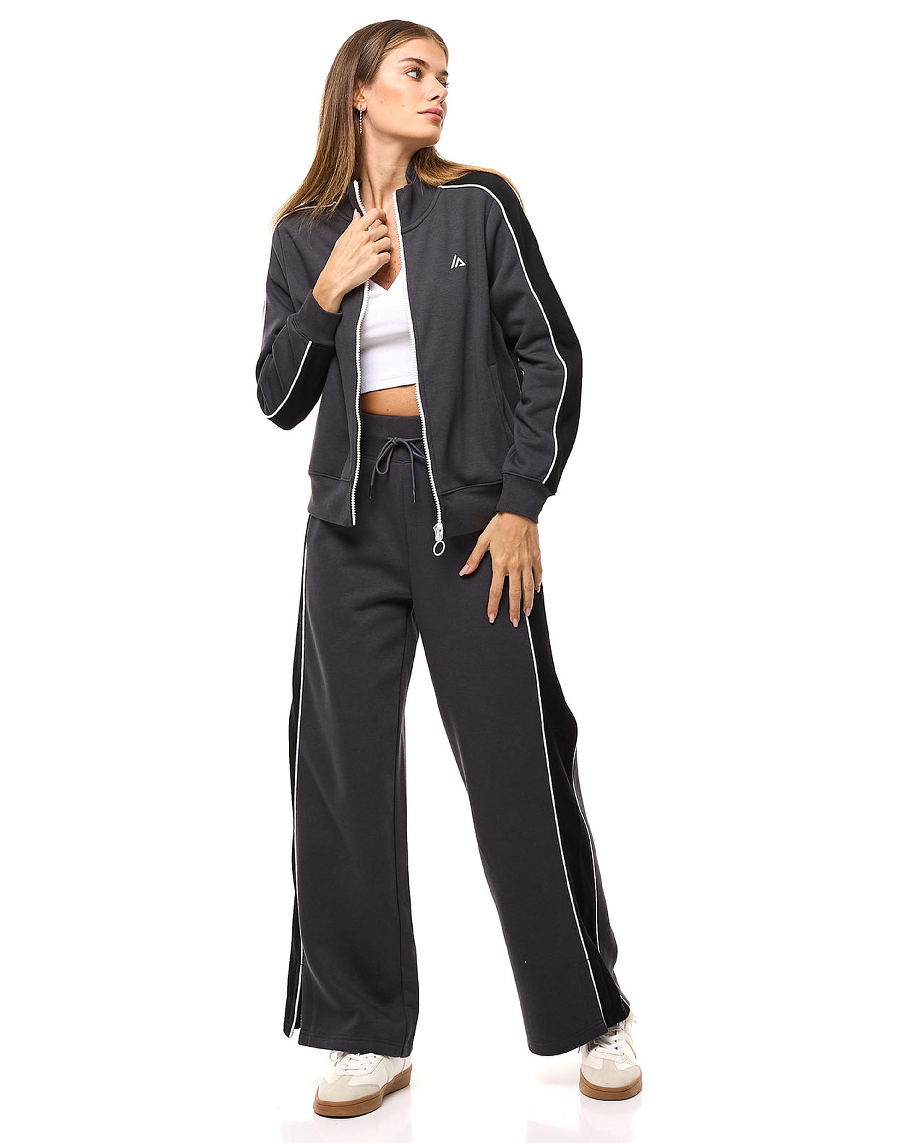 جاكيت رياضي بألوان متناسقة