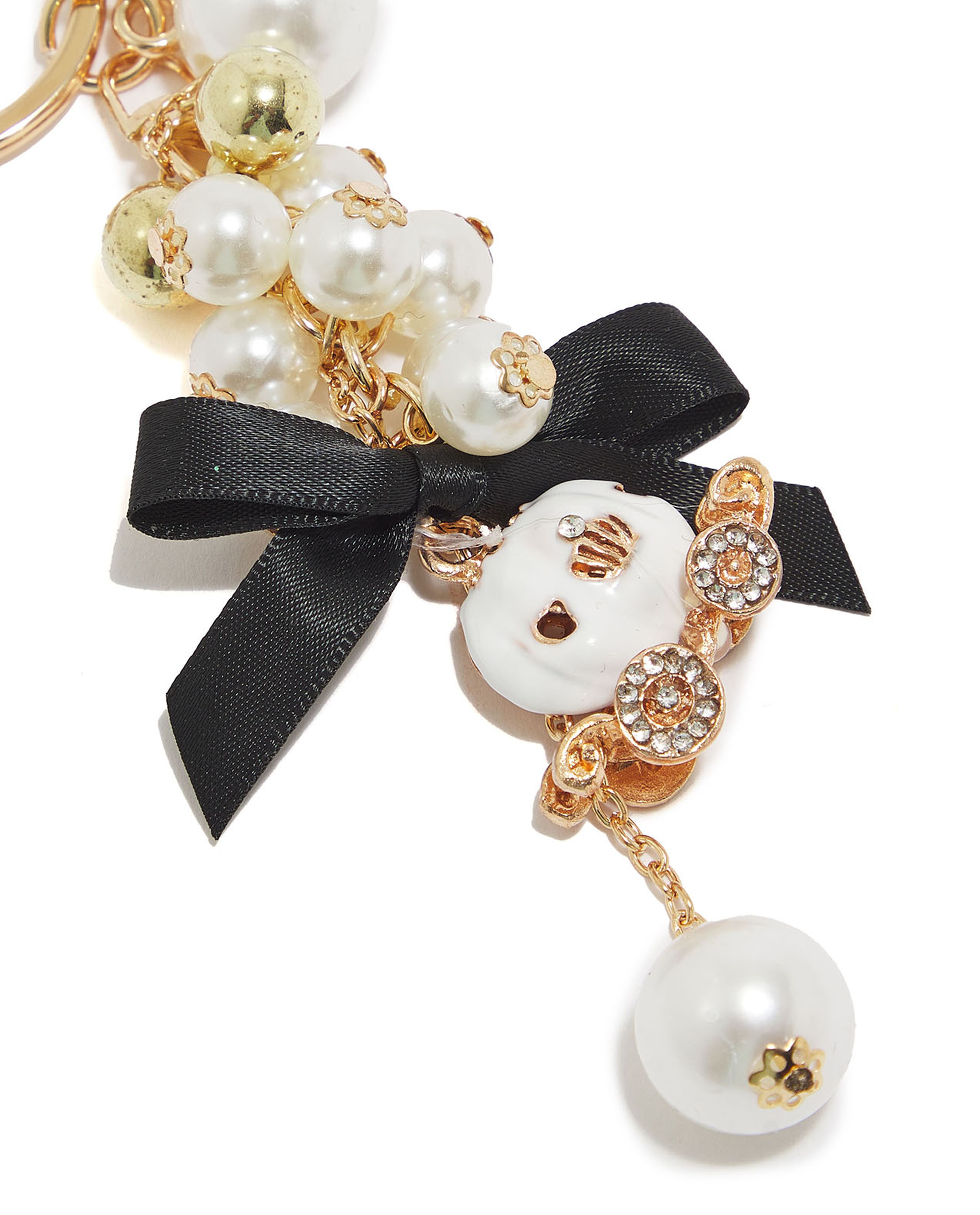 ميدالية مفاتيح مزينة باللؤلؤ