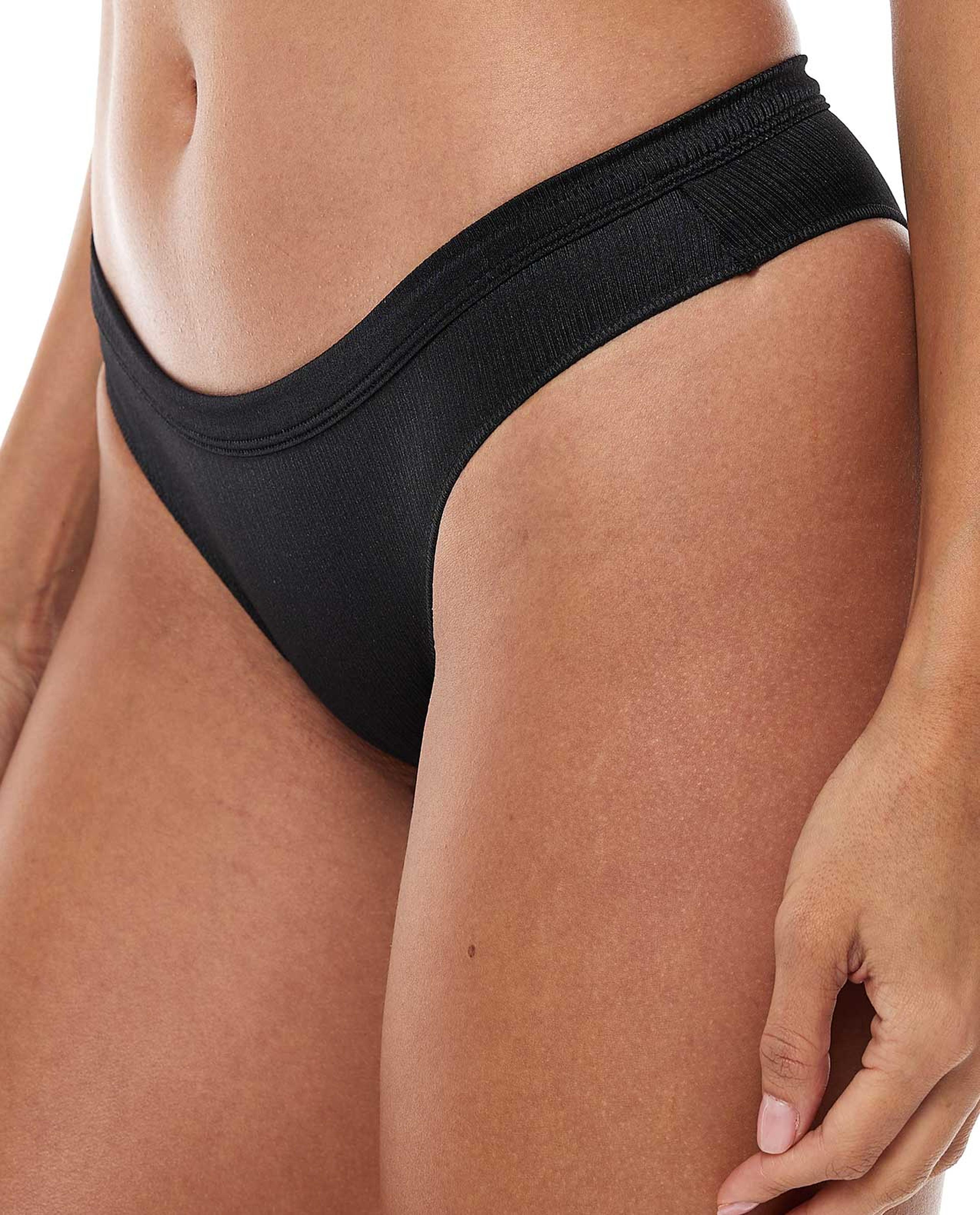 سروال بيكيني محبوك