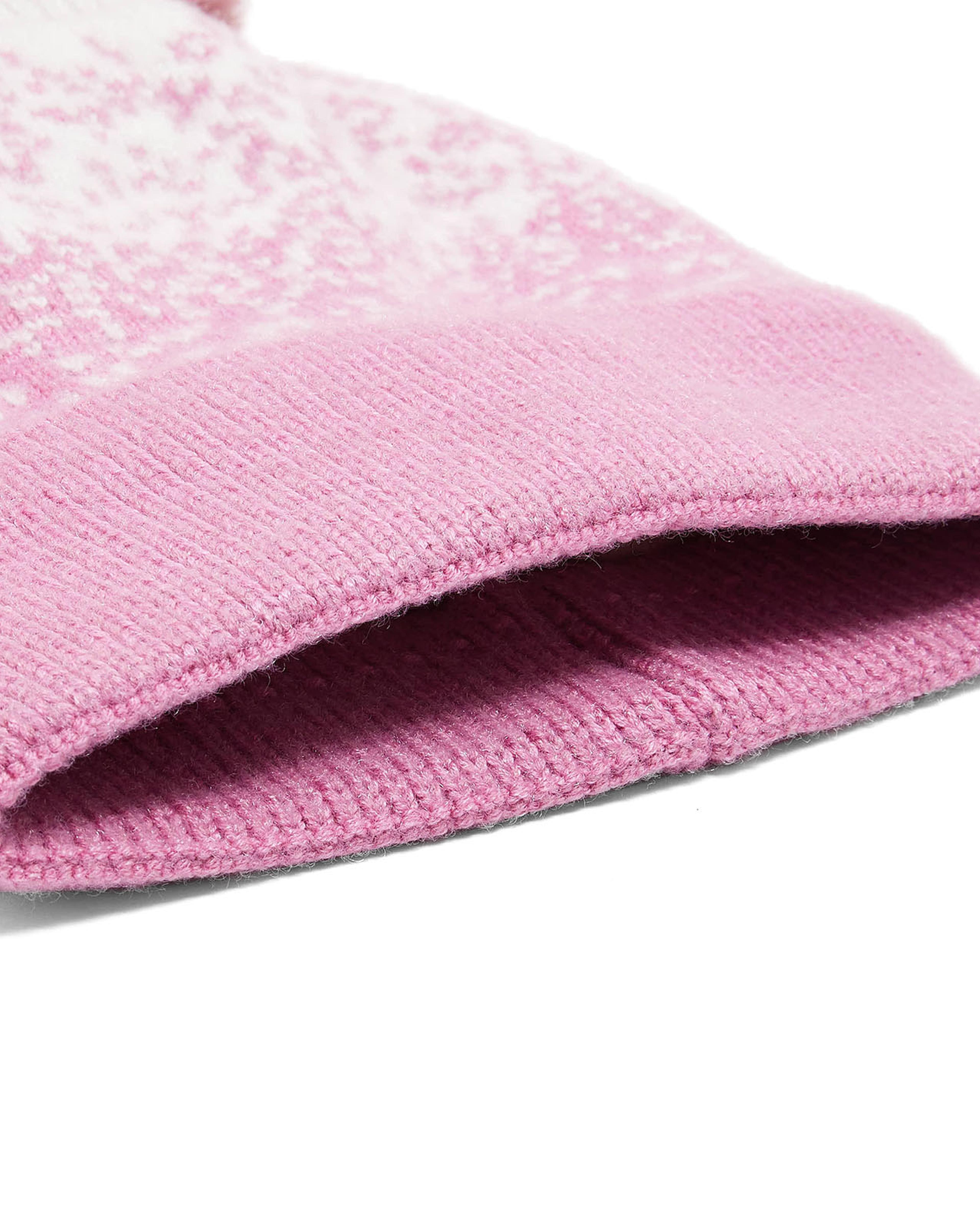 قبعة بيني منقوشة مع بوم بوم