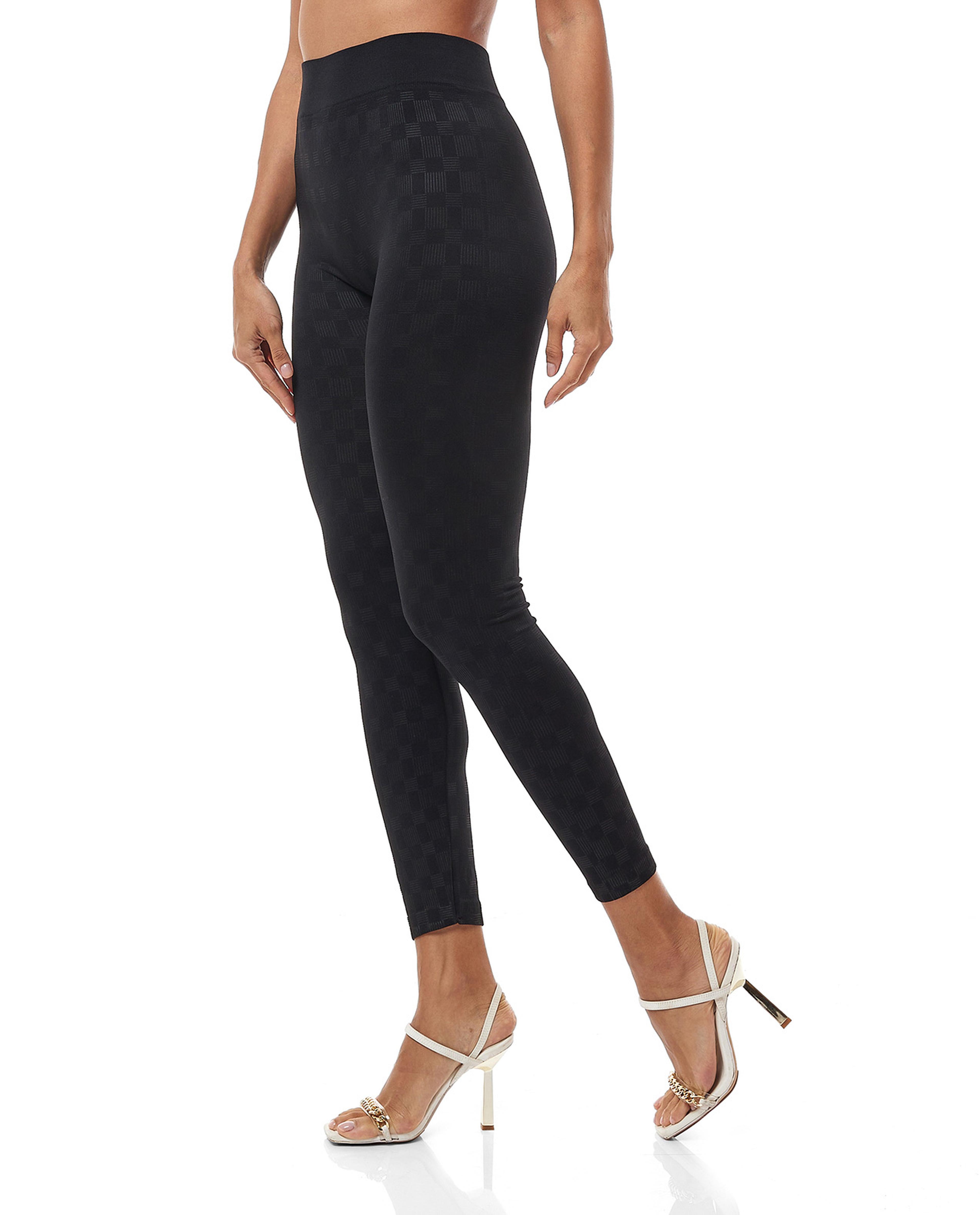 ليقنز منقوش