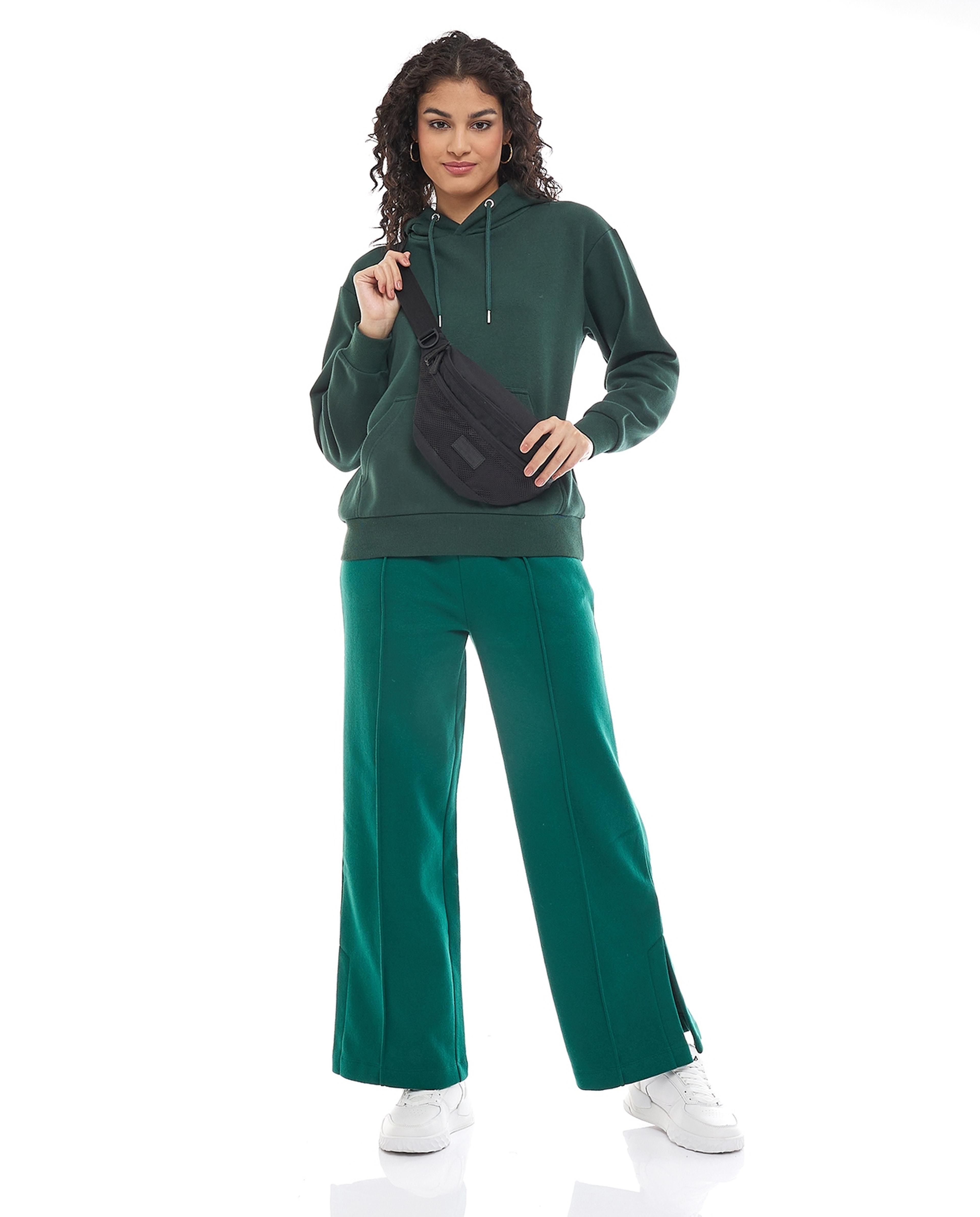 هودي بأكمام طويلة