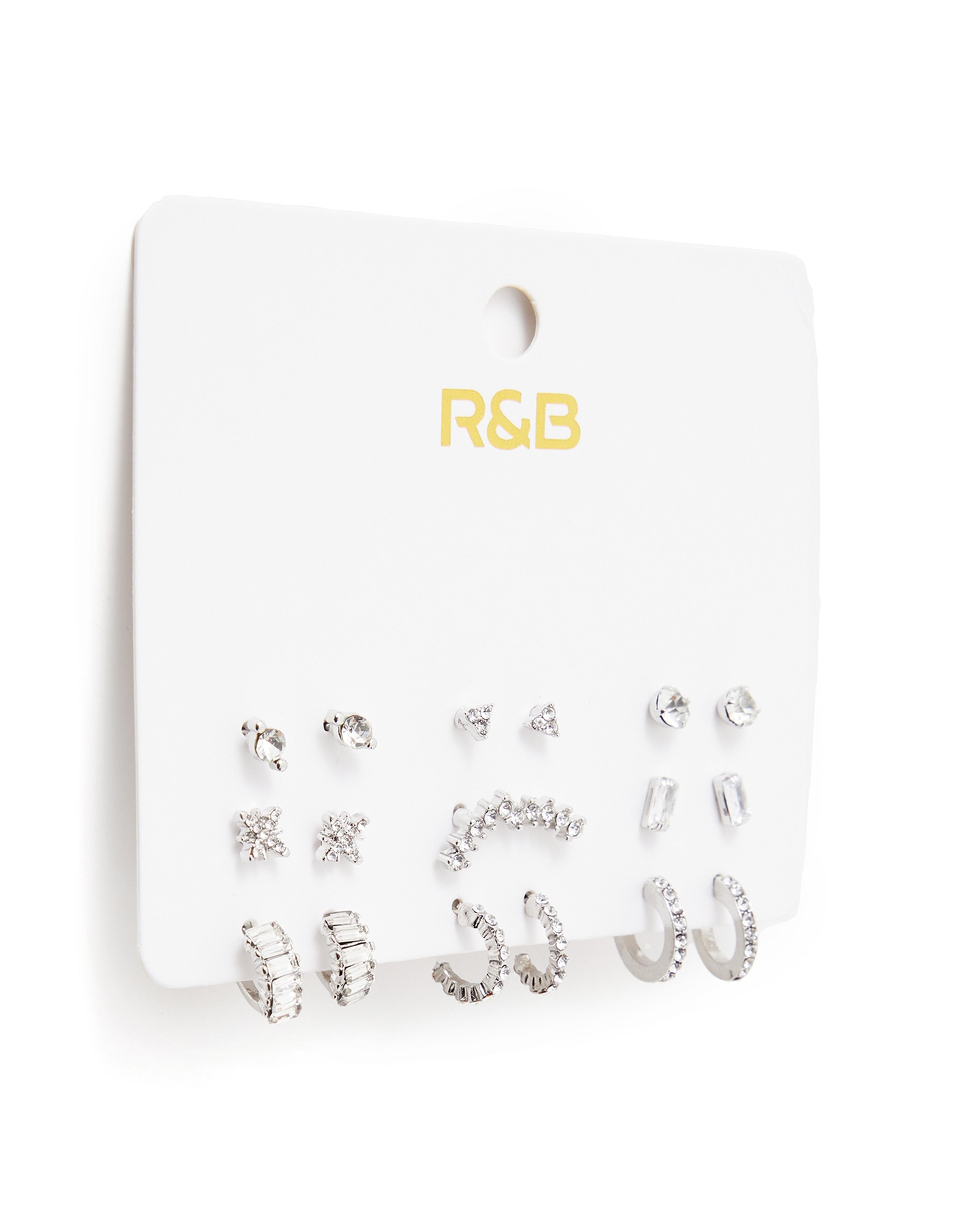 أقراط أذن متعددة 